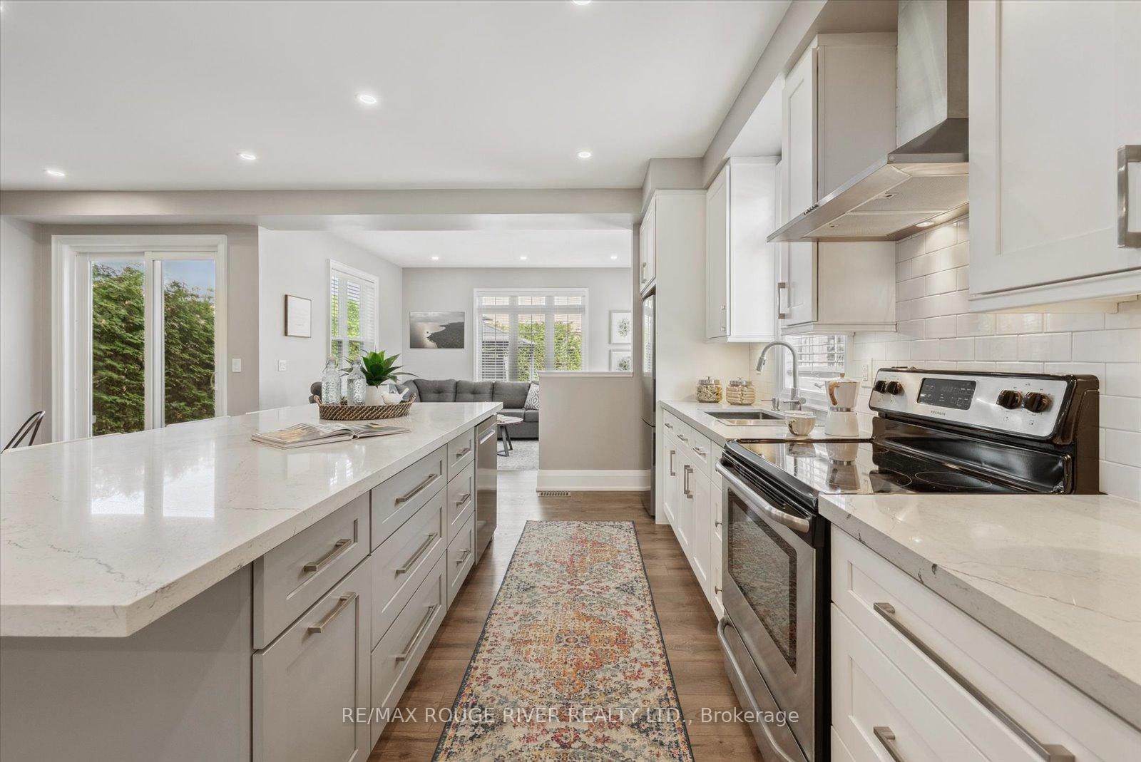 Photo 7 of 110 Honeyman Drive, Clarington, Bowmanville — HOMEH