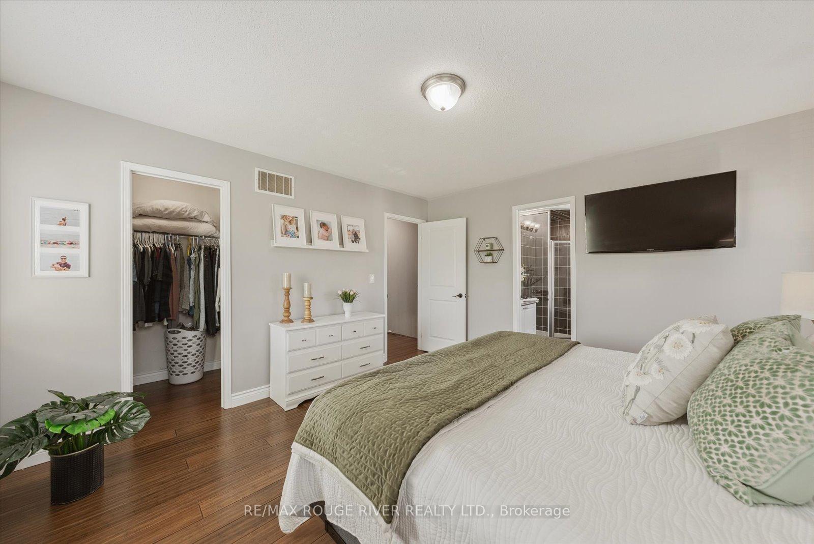 Photo 13 of 110 Honeyman Drive, Clarington, Bowmanville — HOMEH