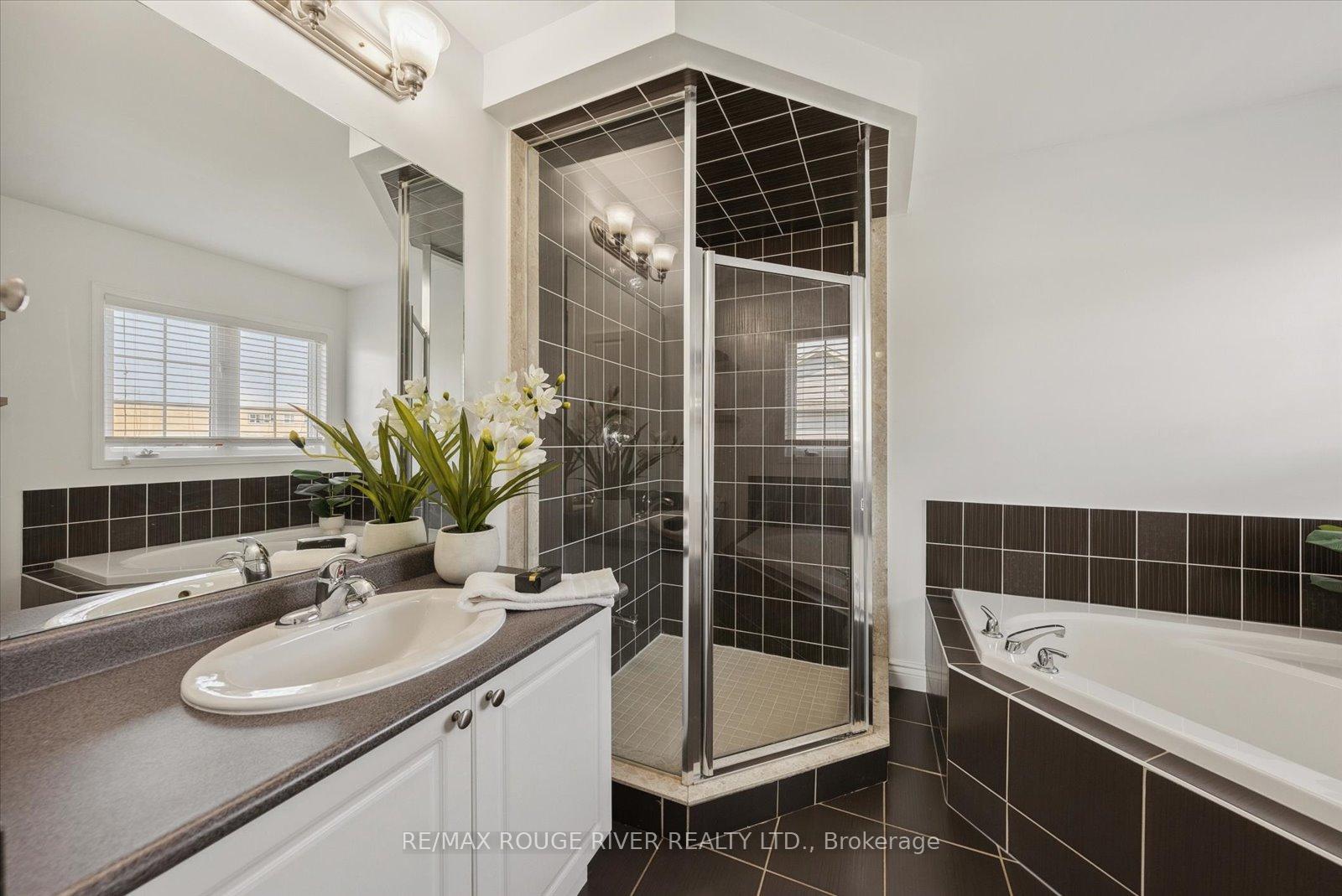 Photo 14 of 110 Honeyman Drive, Clarington, Bowmanville — HOMEH