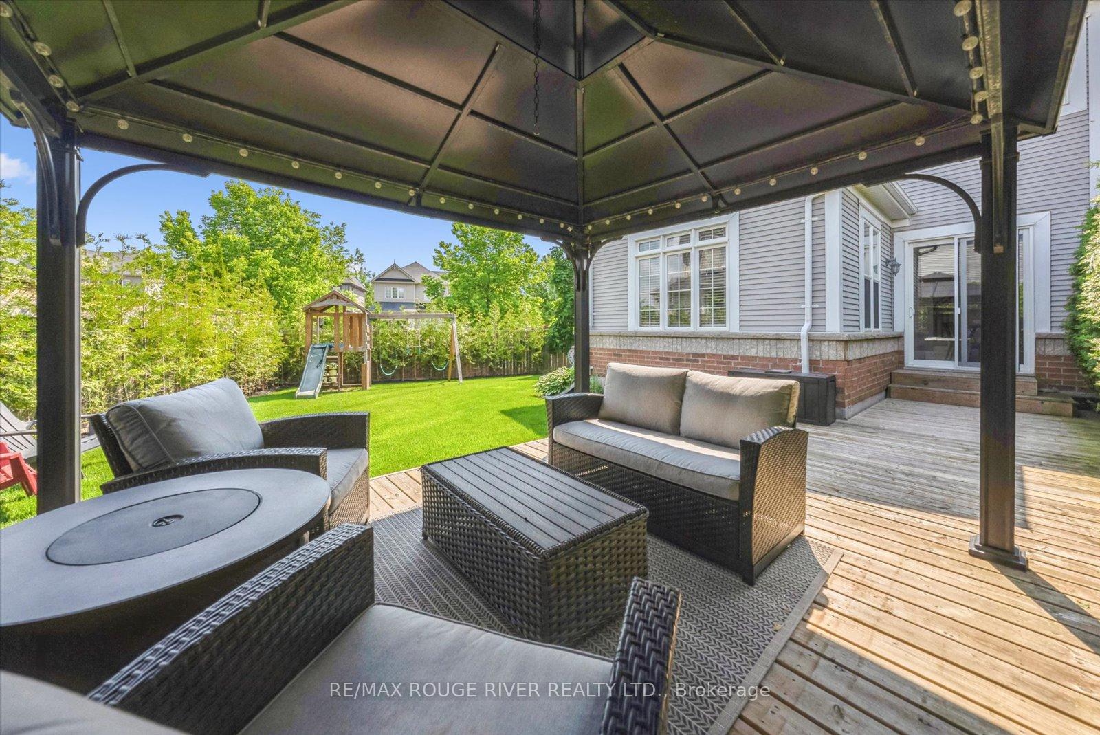 Photo 19 of 110 Honeyman Drive, Clarington, Bowmanville — HOMEH