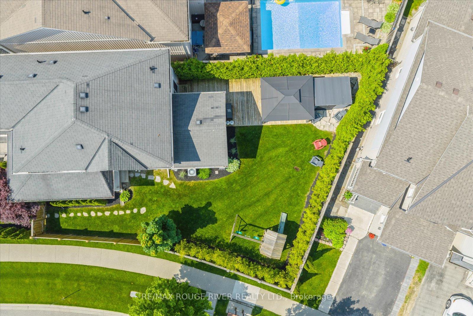 Photo 23 of 110 Honeyman Drive, Clarington, Bowmanville — HOMEH