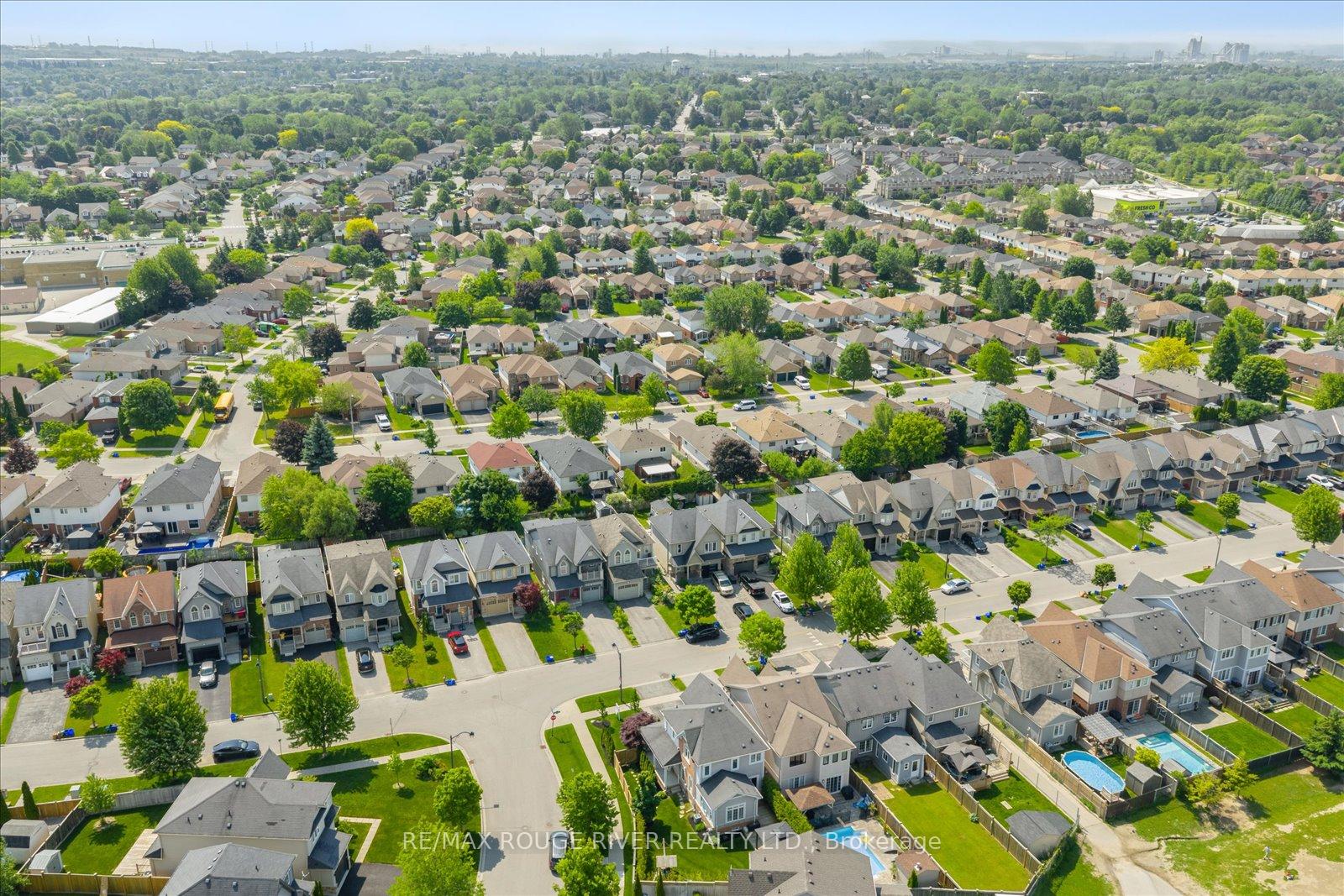 Photo 26 of 110 Honeyman Drive, Clarington, Bowmanville — HOMEH
