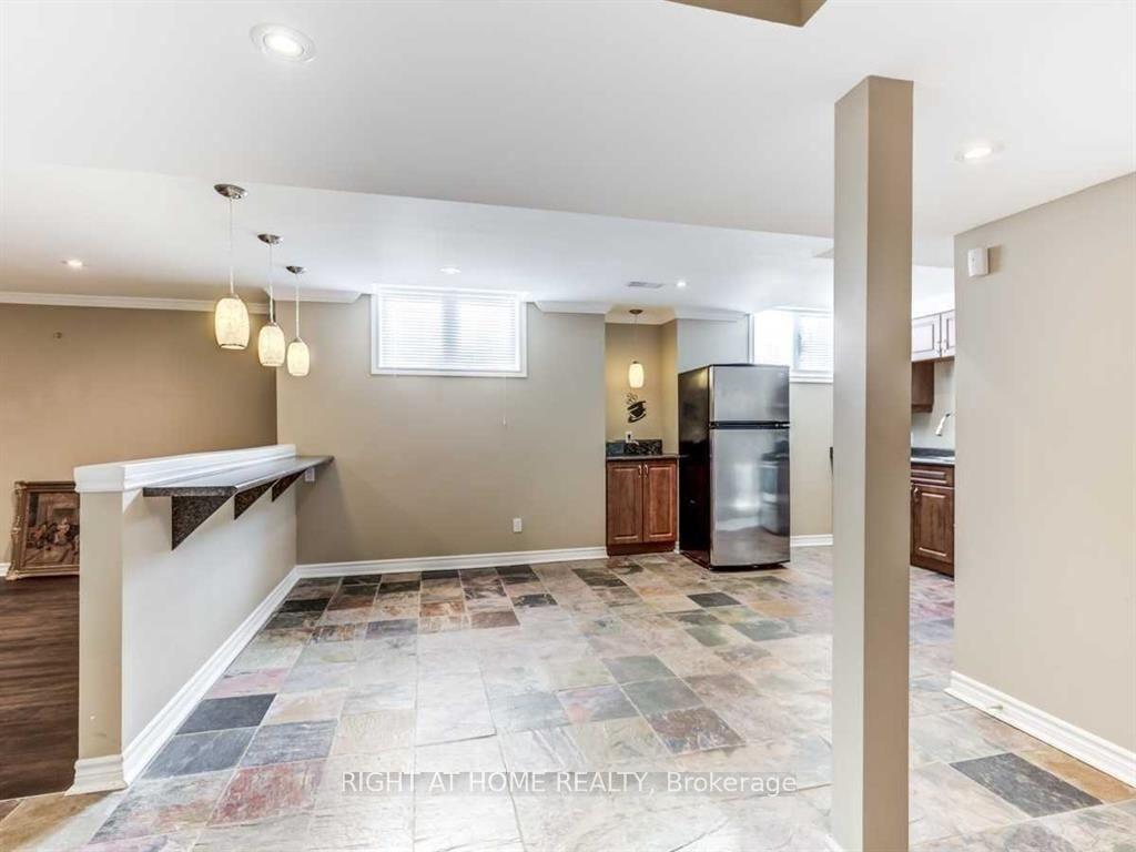 Photo 2 of 44 Bissland Drive, Ajax, Northeast Ajax — HOMEH