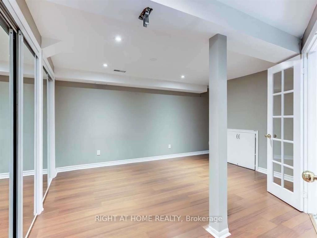 Photo 5 of 44 Bissland Drive, Ajax, Northeast Ajax — HOMEH