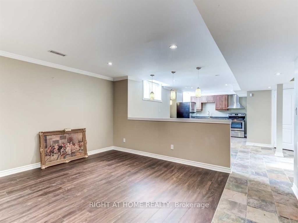 Photo 10 of 44 Bissland Drive, Ajax, Northeast Ajax — HOMEH