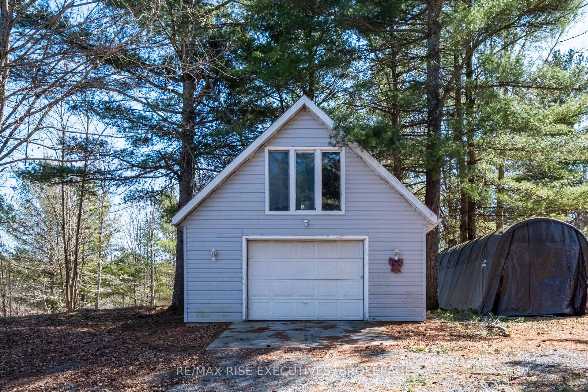 Photo 2 of 1093 Moon Road, Frontenac, Frontenac Centre — HOMEH