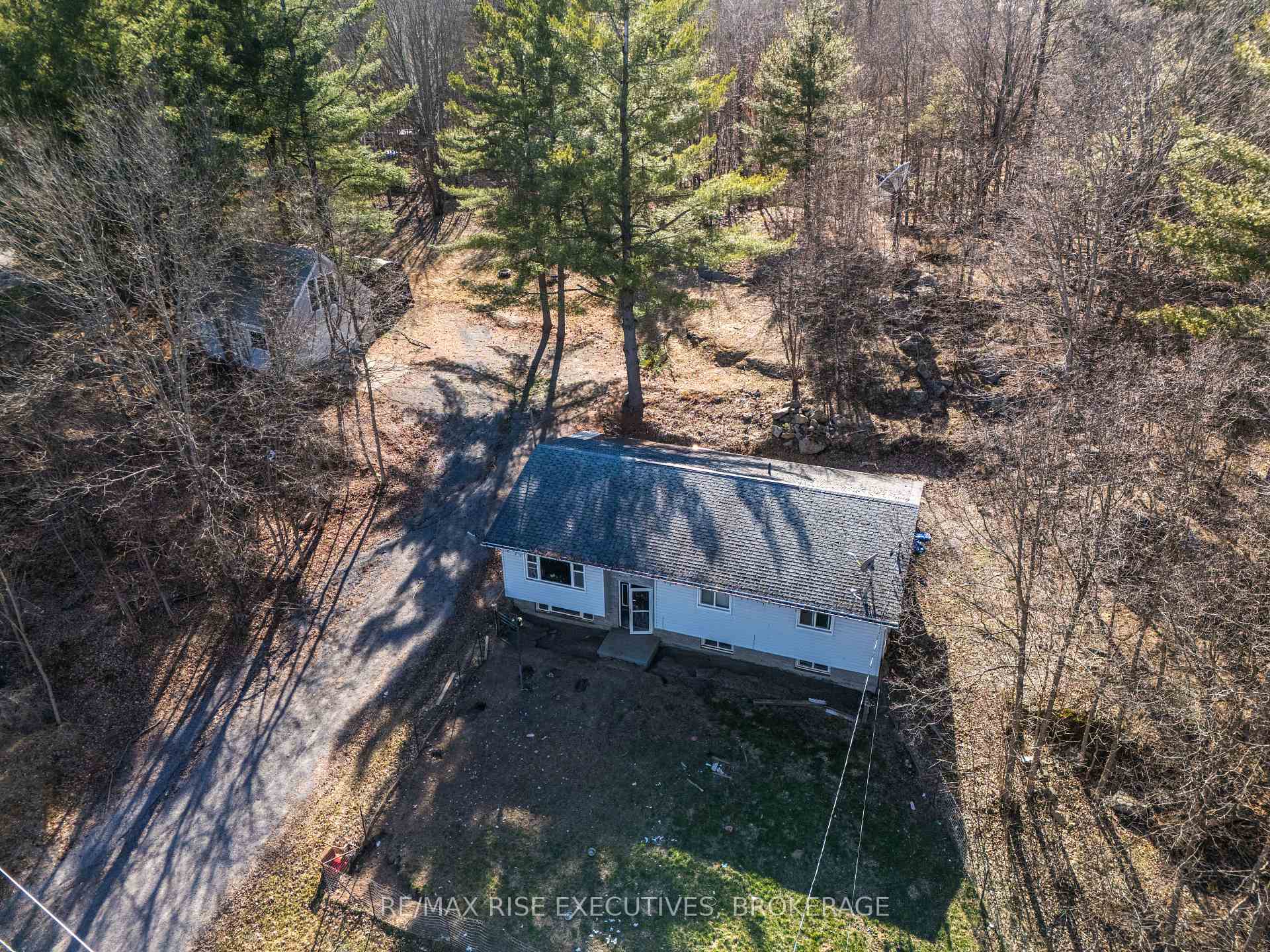 Photo 4 of 1093 Moon Road, Frontenac, Frontenac Centre — HOMEH