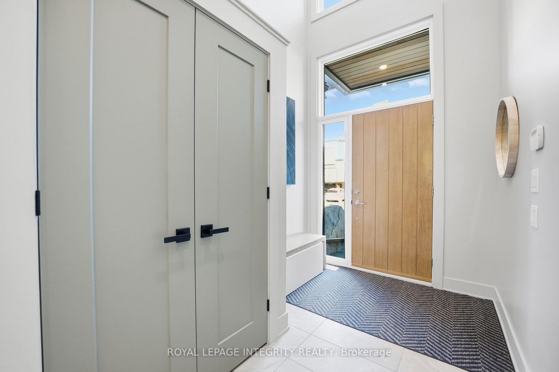 Photo 2 of Unit B, 574 Edison Avenue, Ottawa, McKellar/Highland — HOMEH
