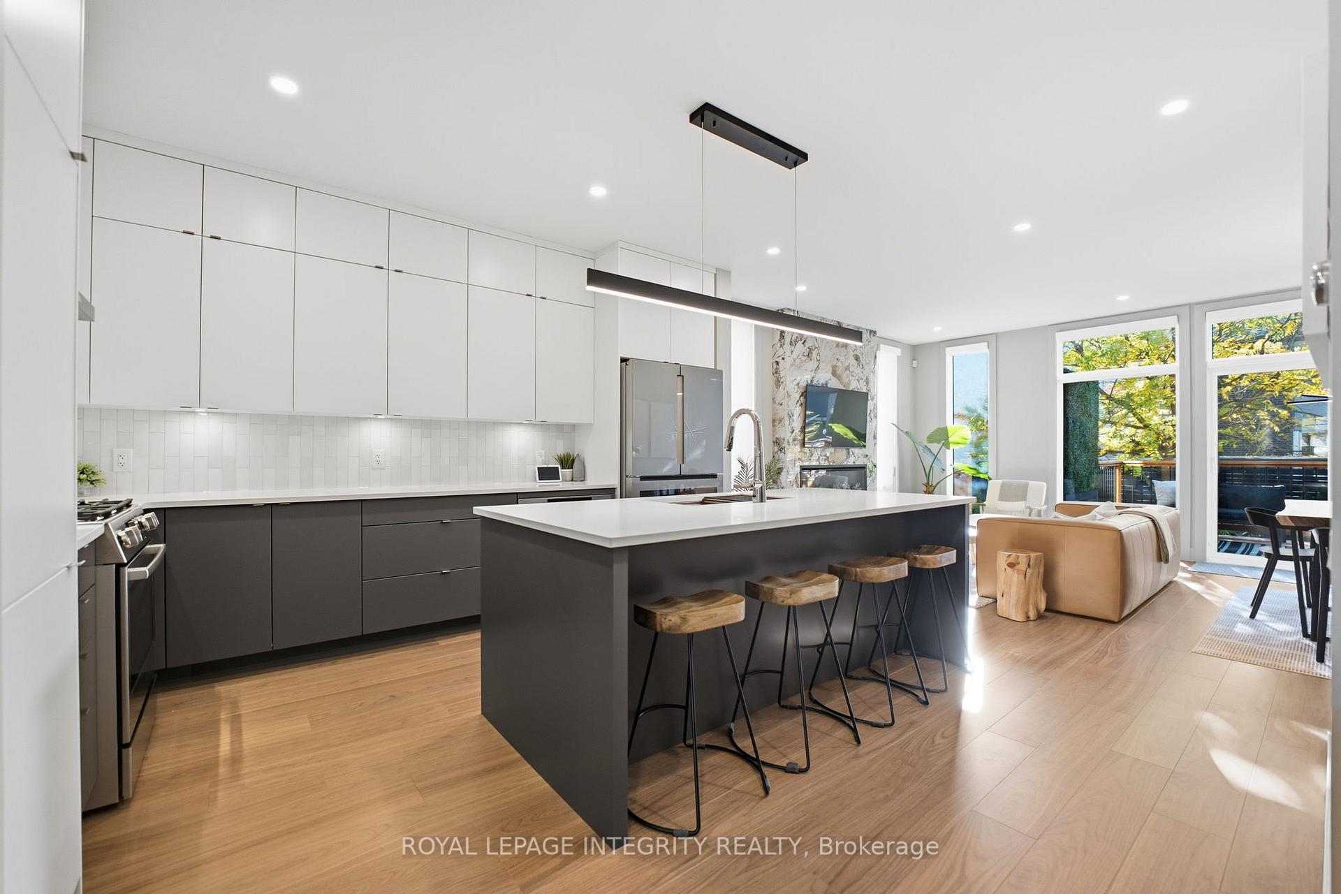 Photo 5 of Unit B, 574 Edison Avenue, Ottawa, McKellar/Highland — HOMEH