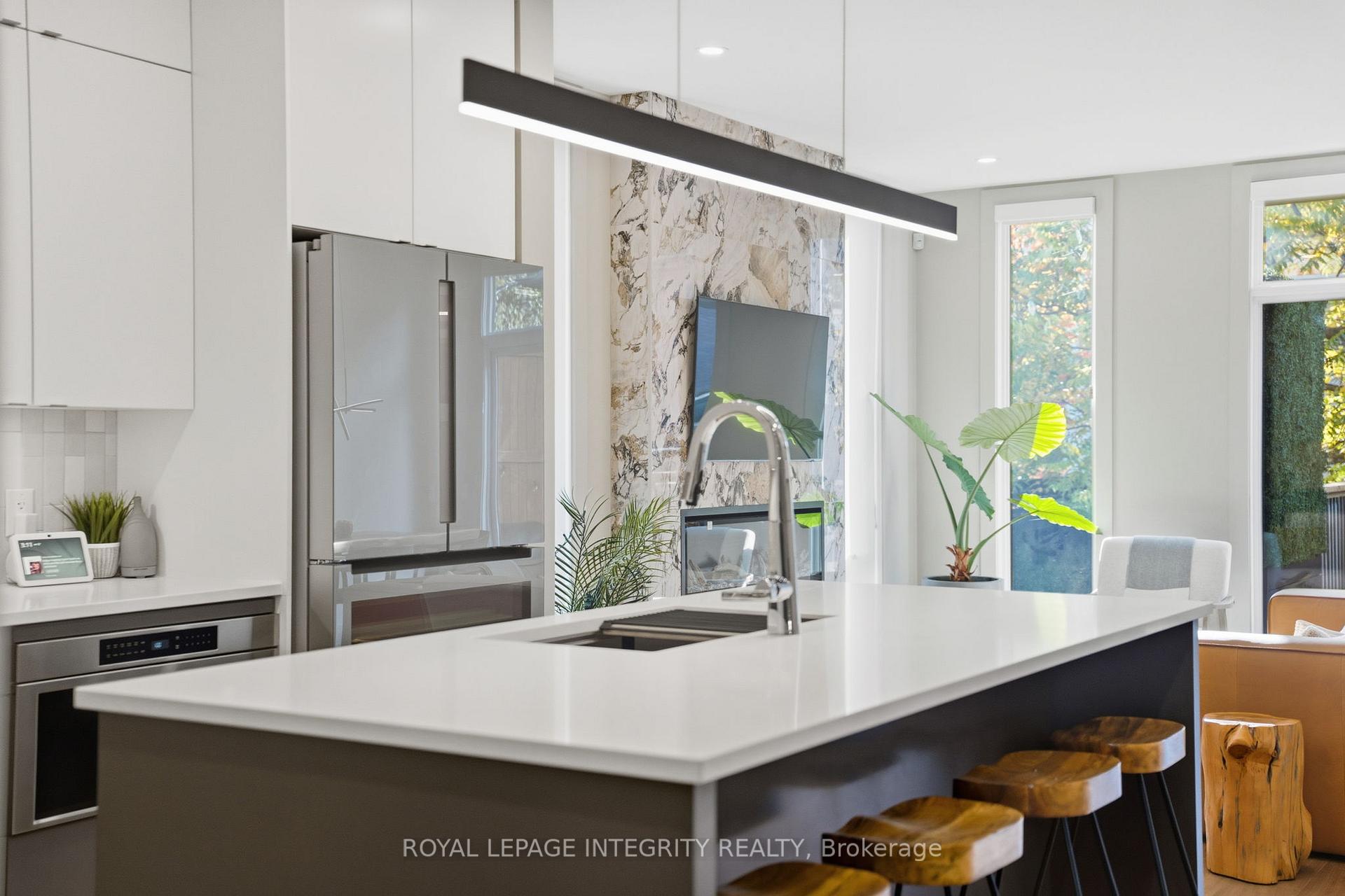 Photo 9 of Unit B, 574 Edison Avenue, Ottawa, McKellar/Highland — HOMEH