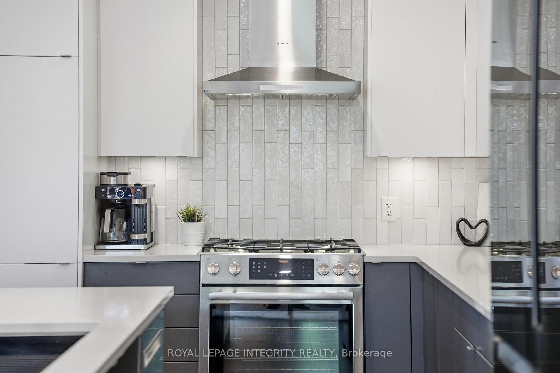 Photo 8 of Unit B, 574 Edison Avenue, Ottawa, McKellar/Highland — HOMEH