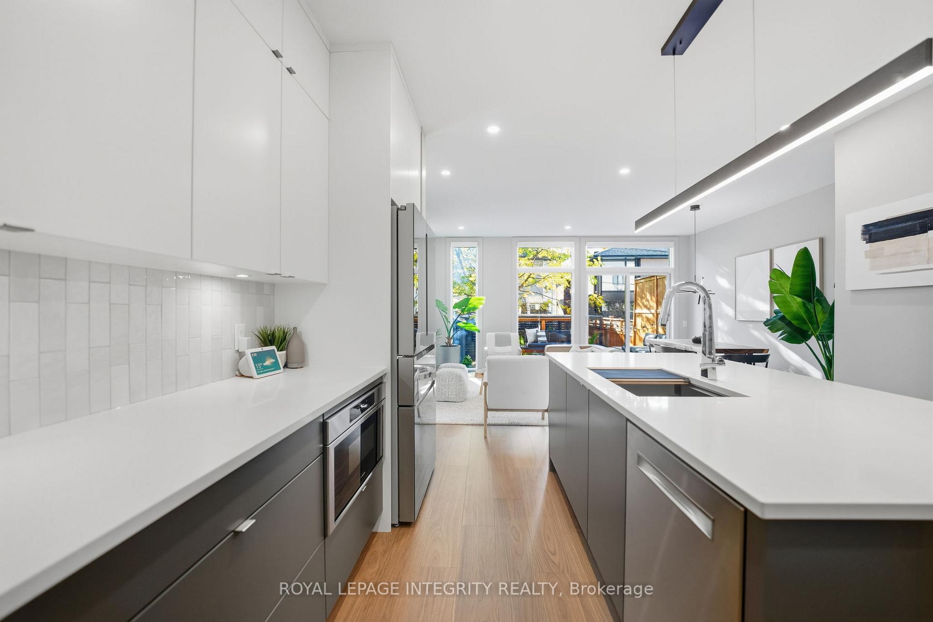Photo 10 of Unit B, 574 Edison Avenue, Ottawa, McKellar/Highland — HOMEH