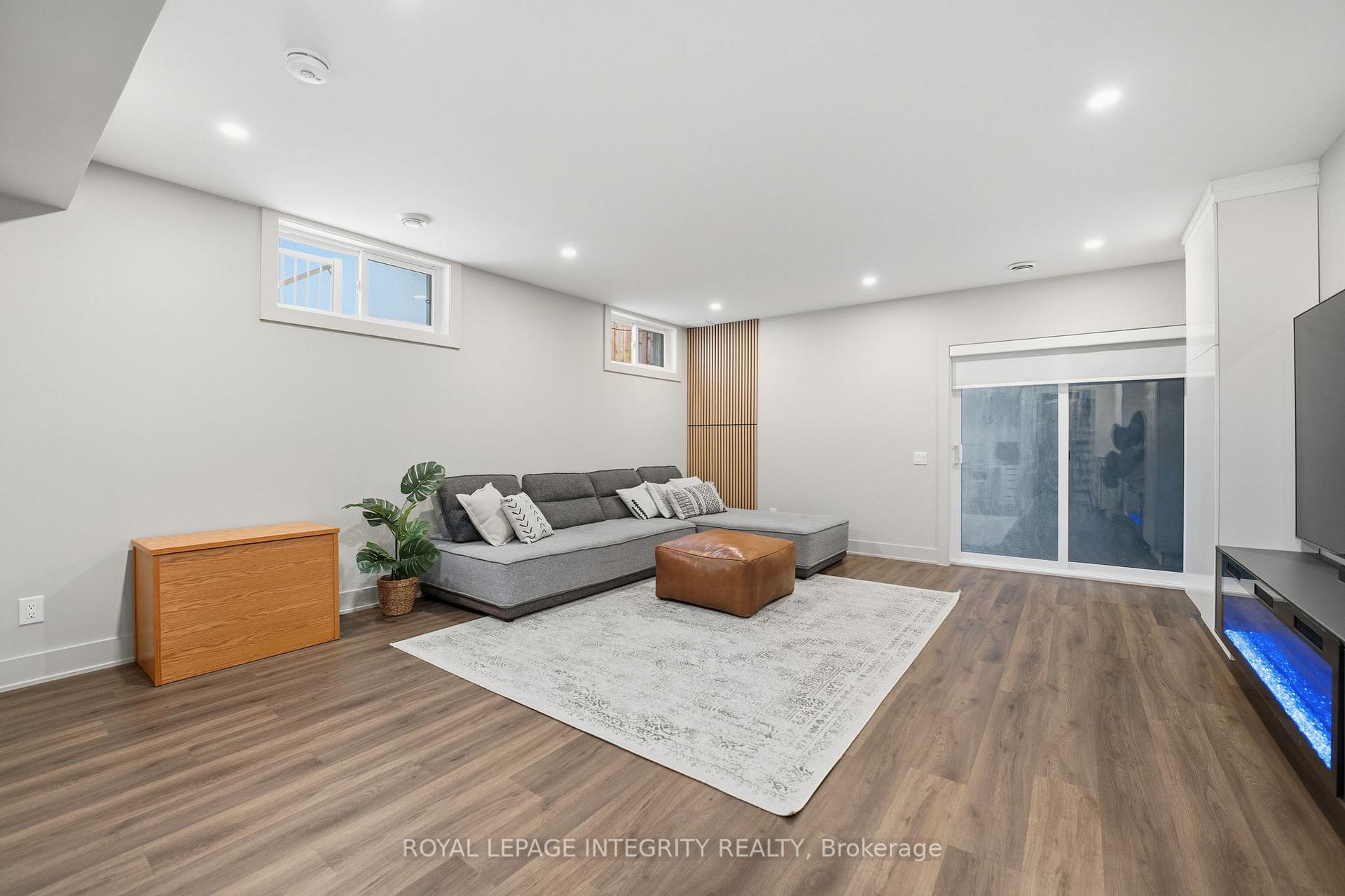 Photo 31 of Unit B, 574 Edison Avenue, Ottawa, McKellar/Highland — HOMEH