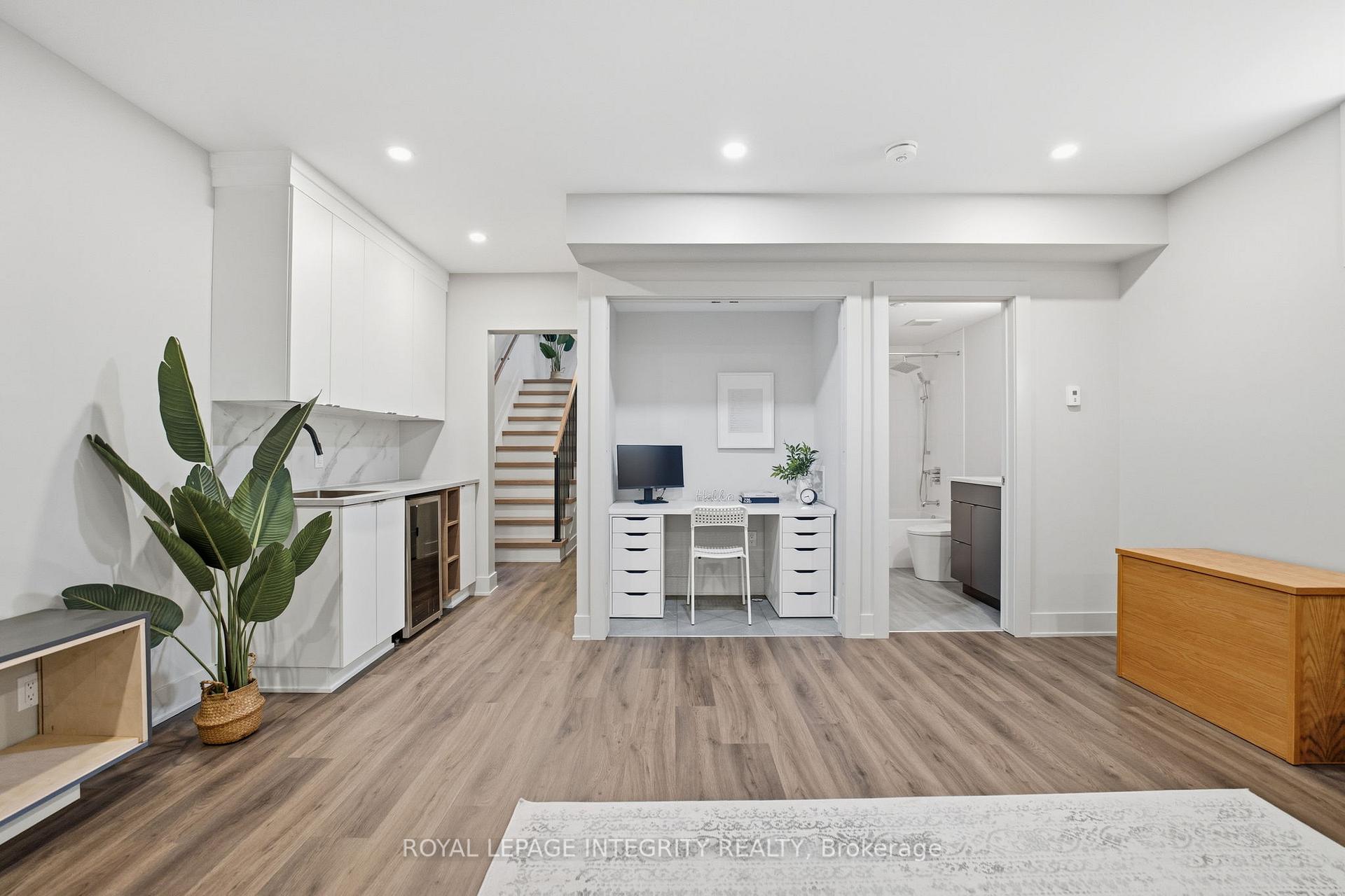 Photo 44 of Unit B, 574 Edison Avenue, Ottawa, McKellar/Highland — HOMEH