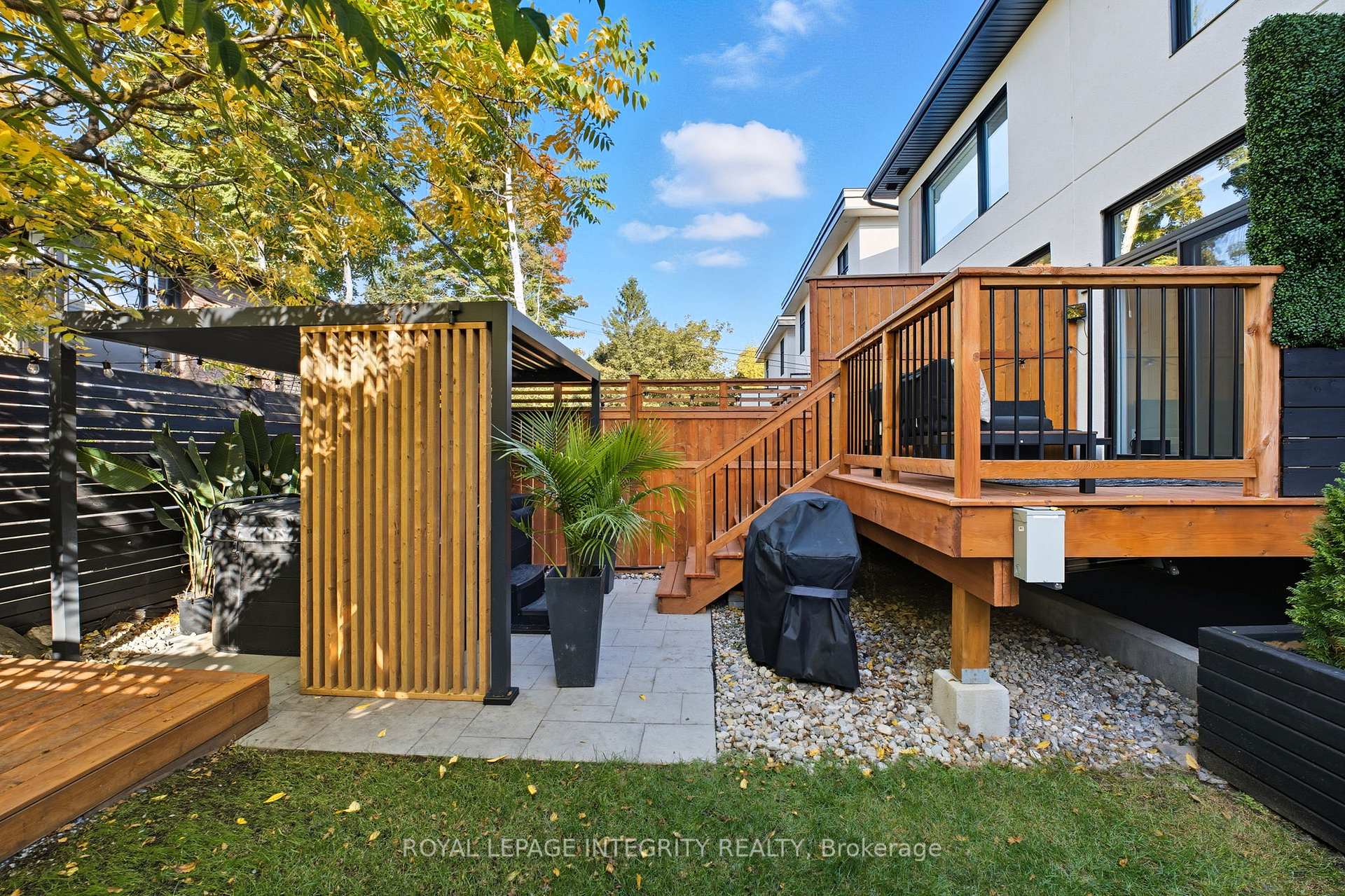 Photo 46 of Unit B, 574 Edison Avenue, Ottawa, McKellar/Highland — HOMEH