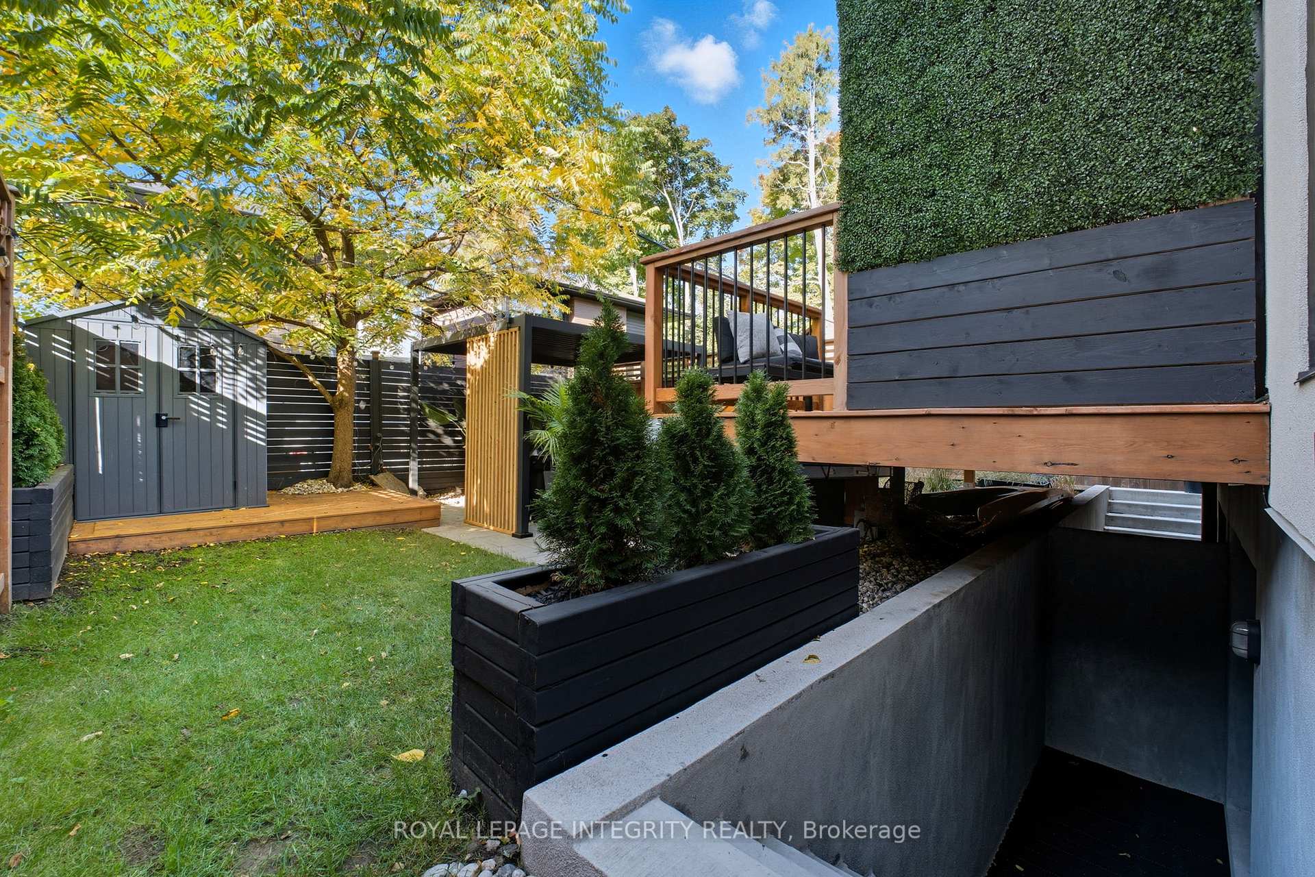 Photo 41 of Unit B, 574 Edison Avenue, Ottawa, McKellar/Highland — HOMEH