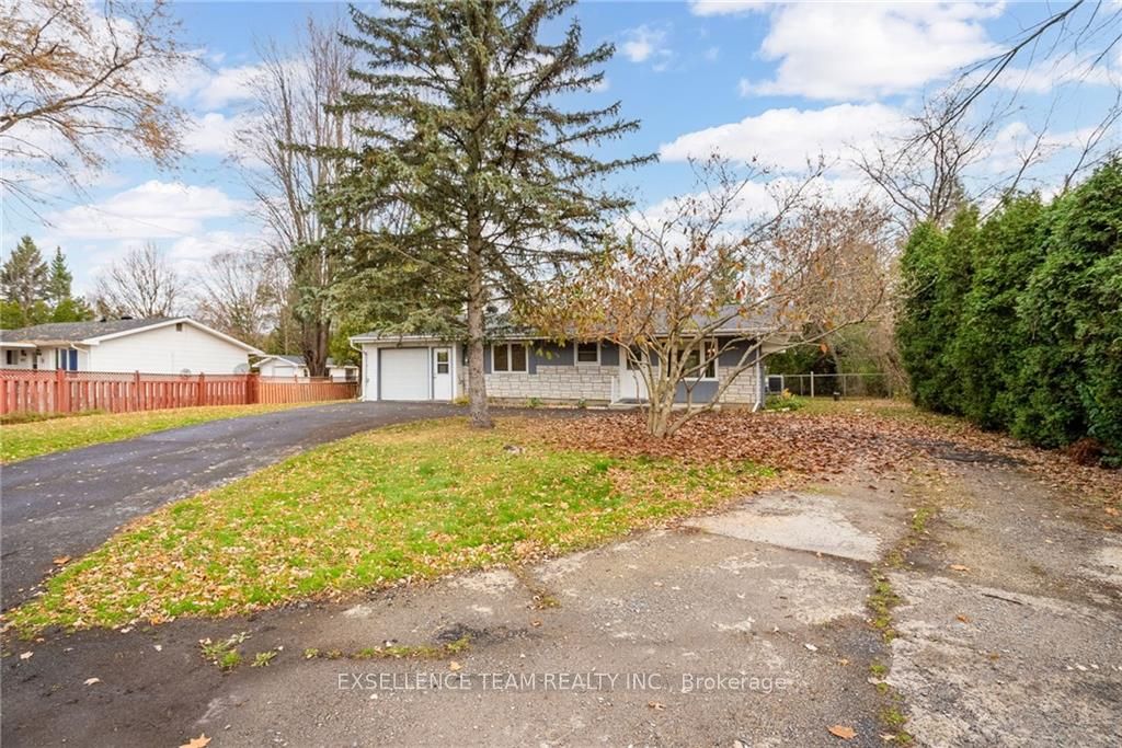 Photo 2 of 3229 Richmond Drive, Cornwall — HOMEH