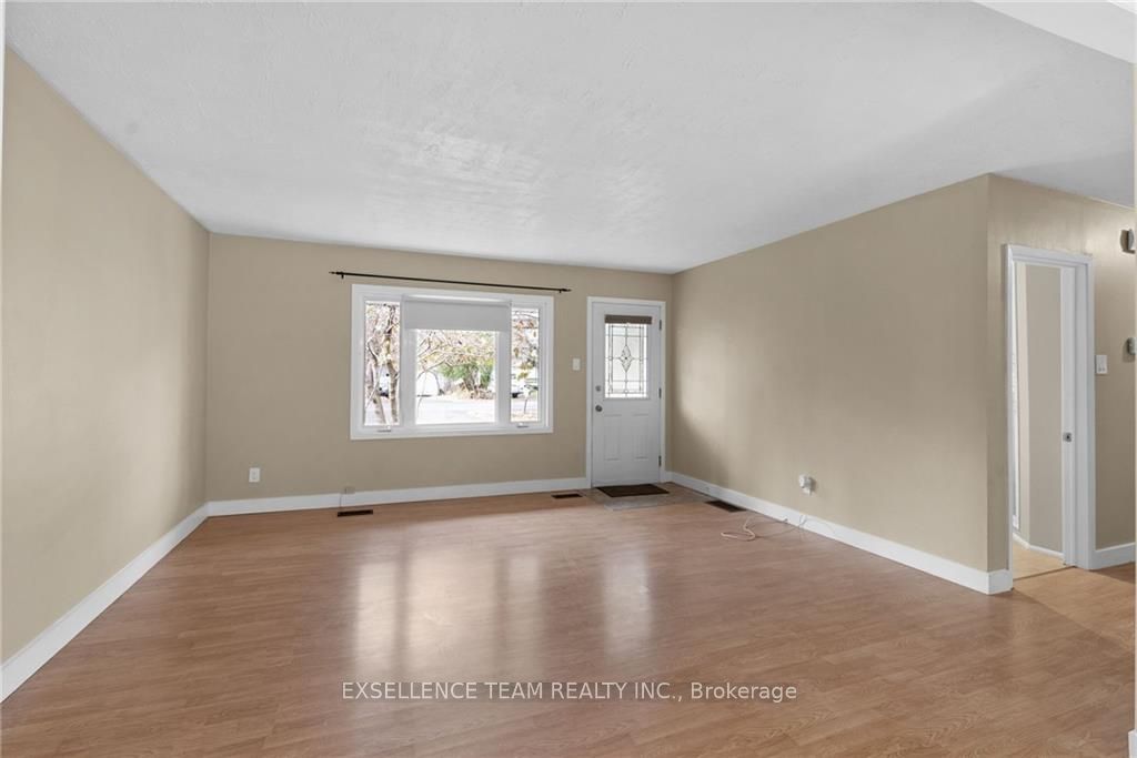 Photo 5 of 3229 Richmond Drive, Cornwall — HOMEH