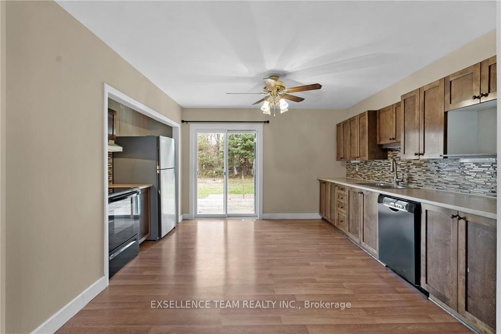 Photo 8 of 3229 Richmond Drive, Cornwall — HOMEH