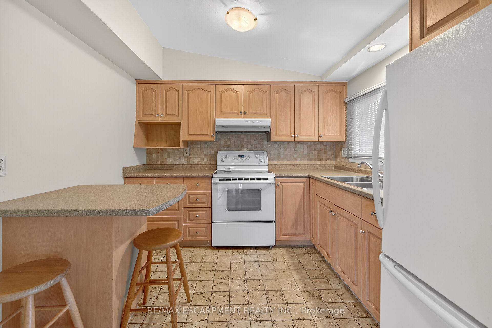 Photo 6 of 177 San Pedro Drive, Hamilton, Mountview — HOMEH