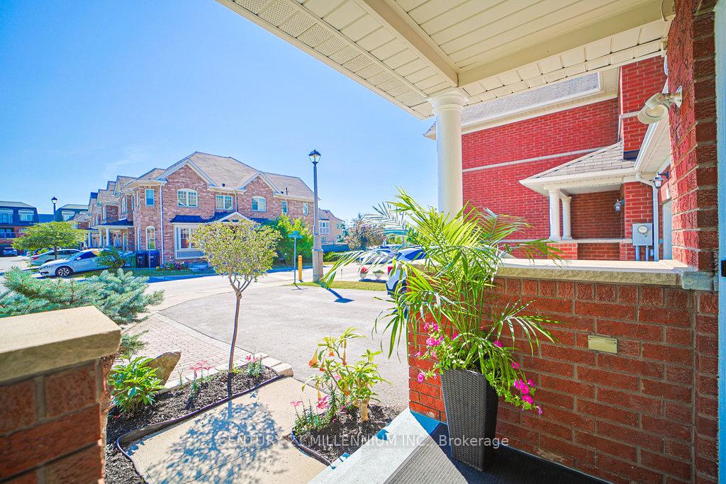 Photo 2 of 32 Davenhill Road, Brampton, Bram East — HOMEH