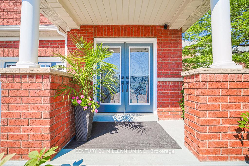 Photo 3 of 32 Davenhill Road, Brampton, Bram East — HOMEH