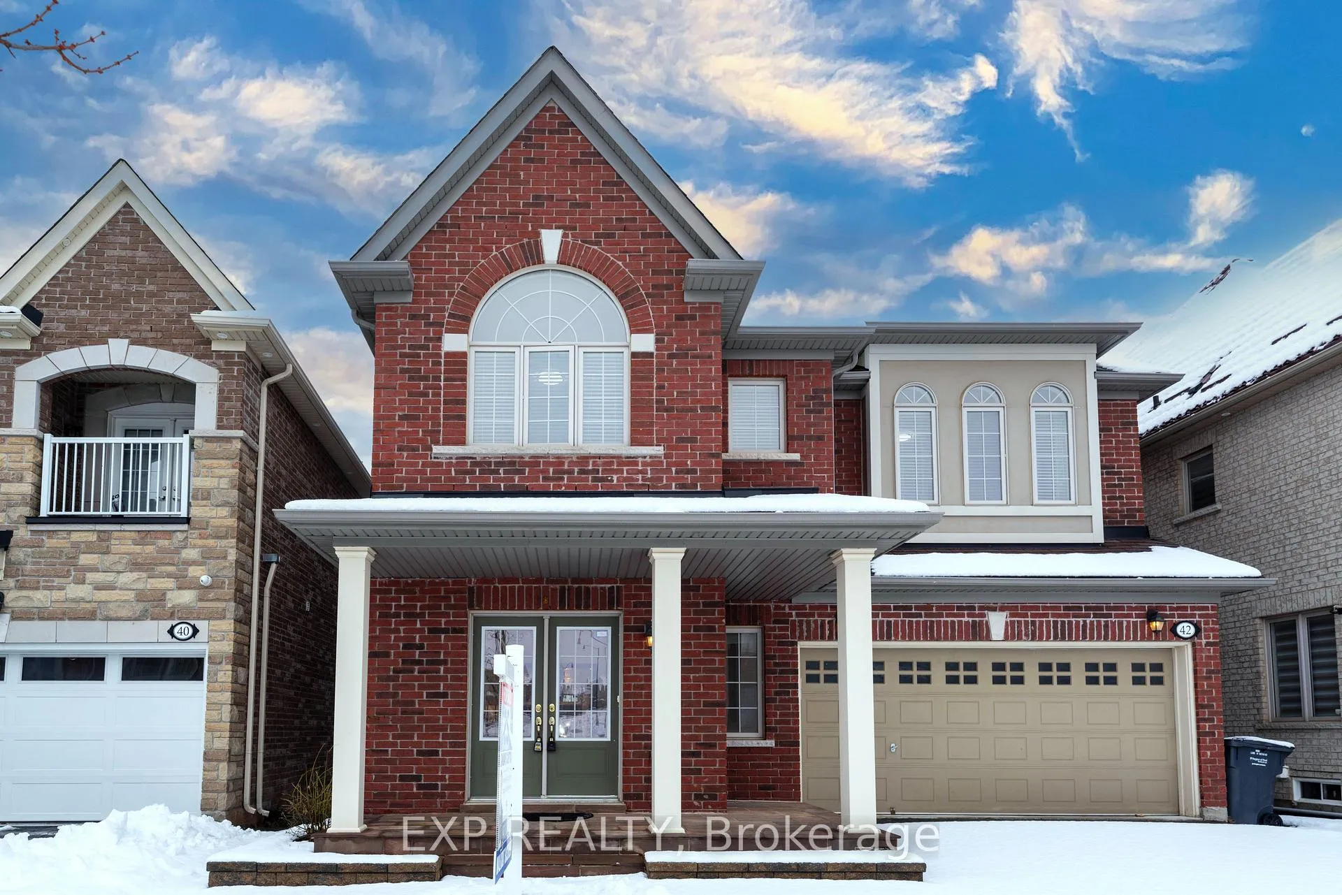Photo 2 of 42 Arrowpoint Drive, Brampton, Credit Valley — HOMEH
