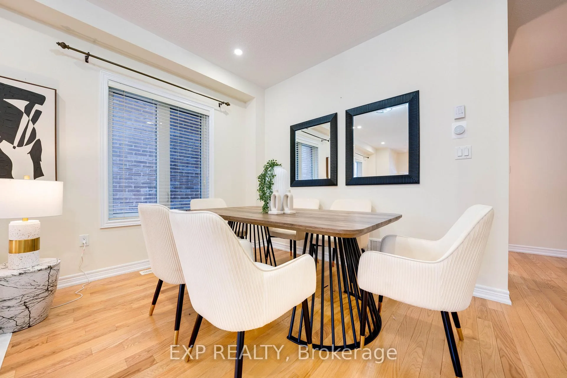 Photo 10 of 42 Arrowpoint Drive, Brampton, Credit Valley — HOMEH