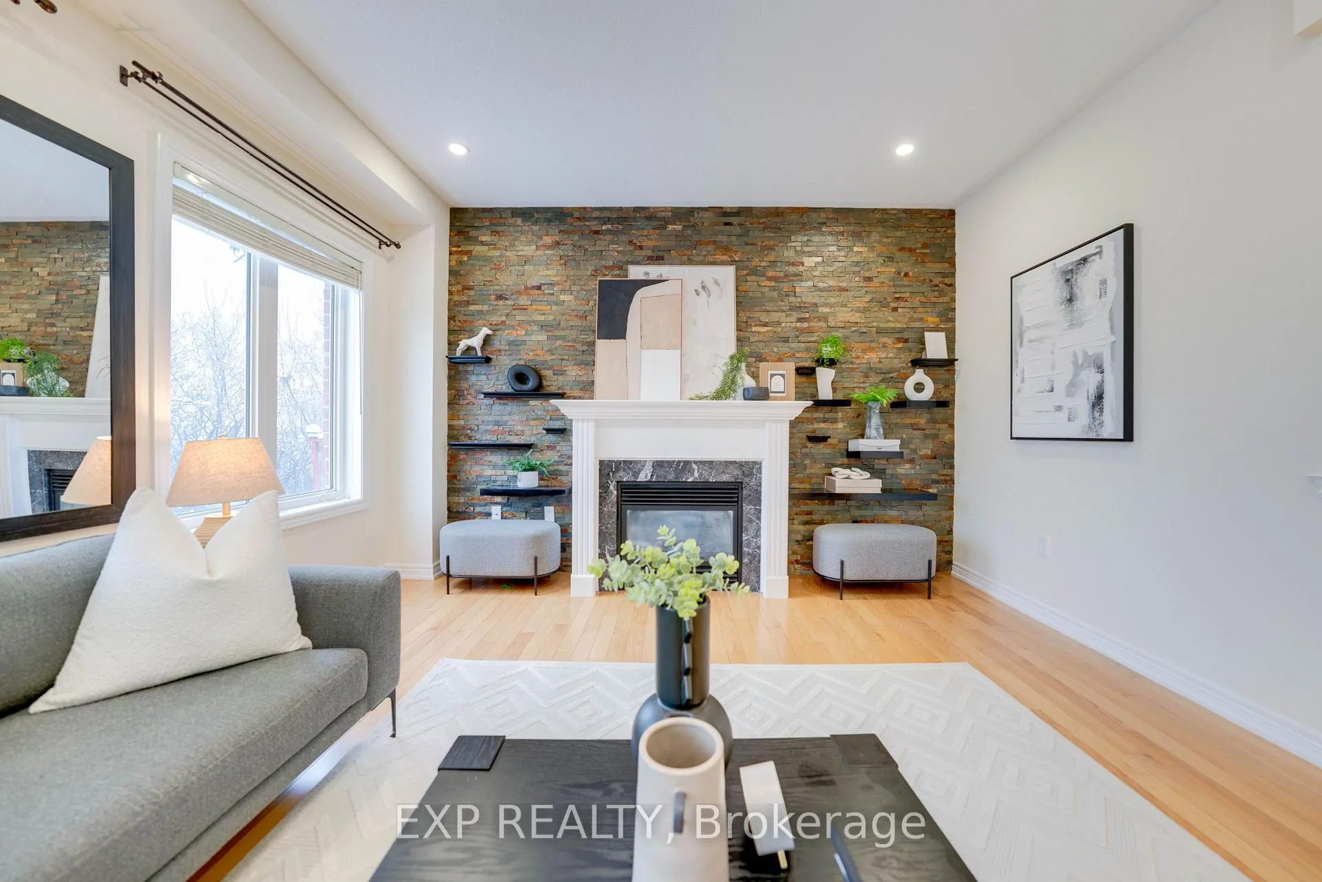 Photo 12 of 42 Arrowpoint Drive, Brampton, Credit Valley — HOMEH