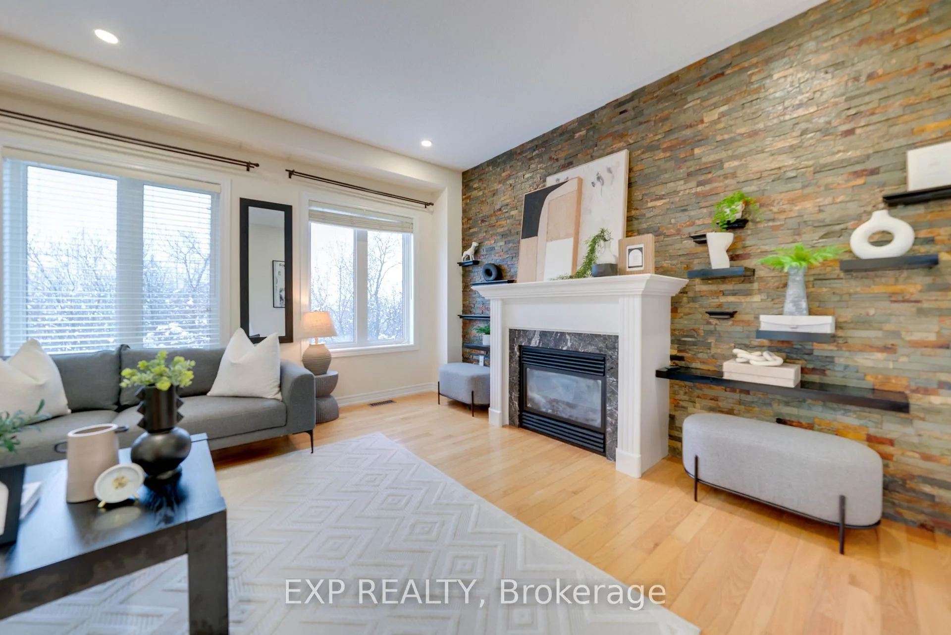 Photo 13 of 42 Arrowpoint Drive, Brampton, Credit Valley — HOMEH