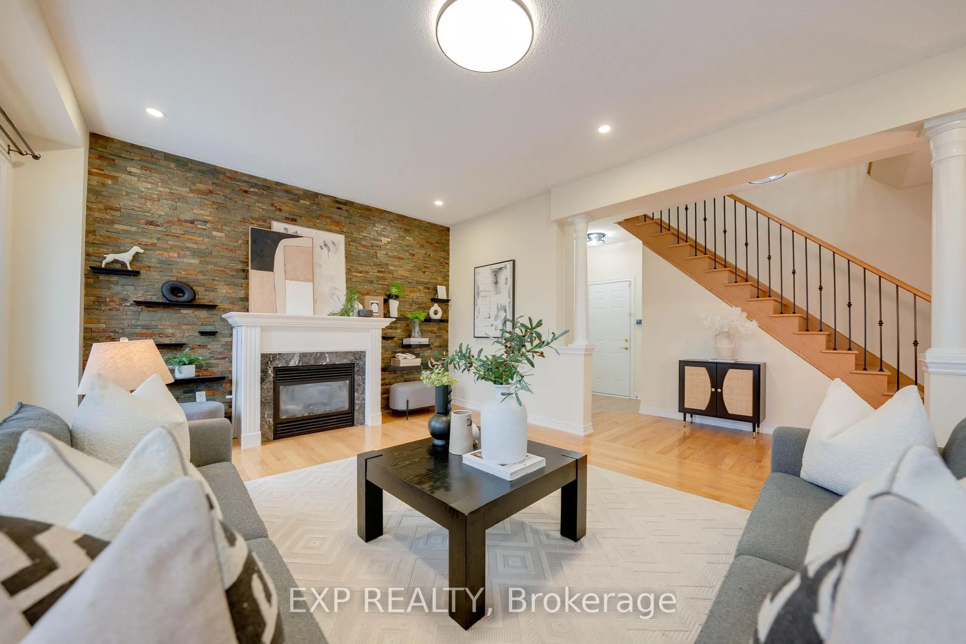 Photo 15 of 42 Arrowpoint Drive, Brampton, Credit Valley — HOMEH