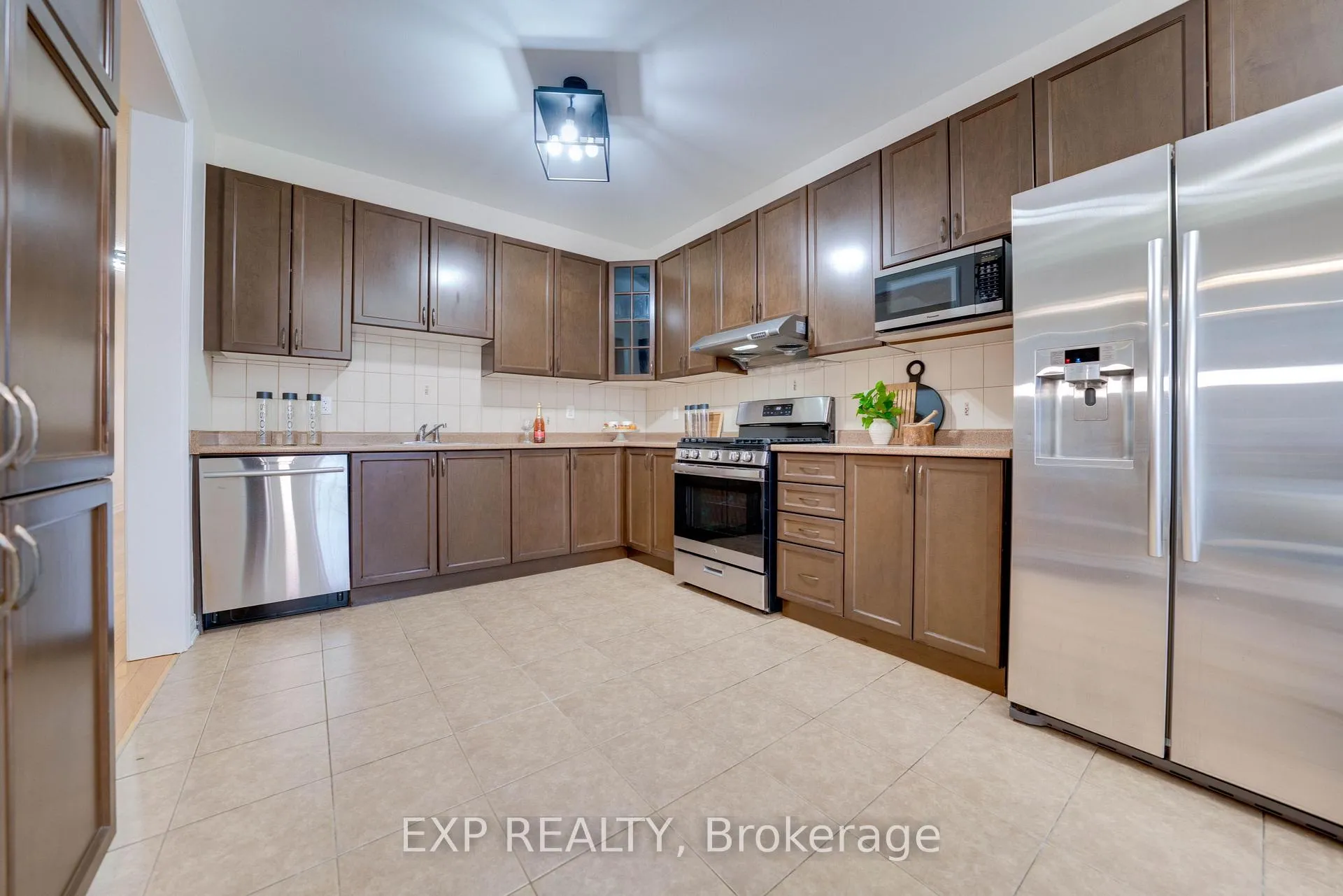 Photo 20 of 42 Arrowpoint Drive, Brampton, Credit Valley — HOMEH