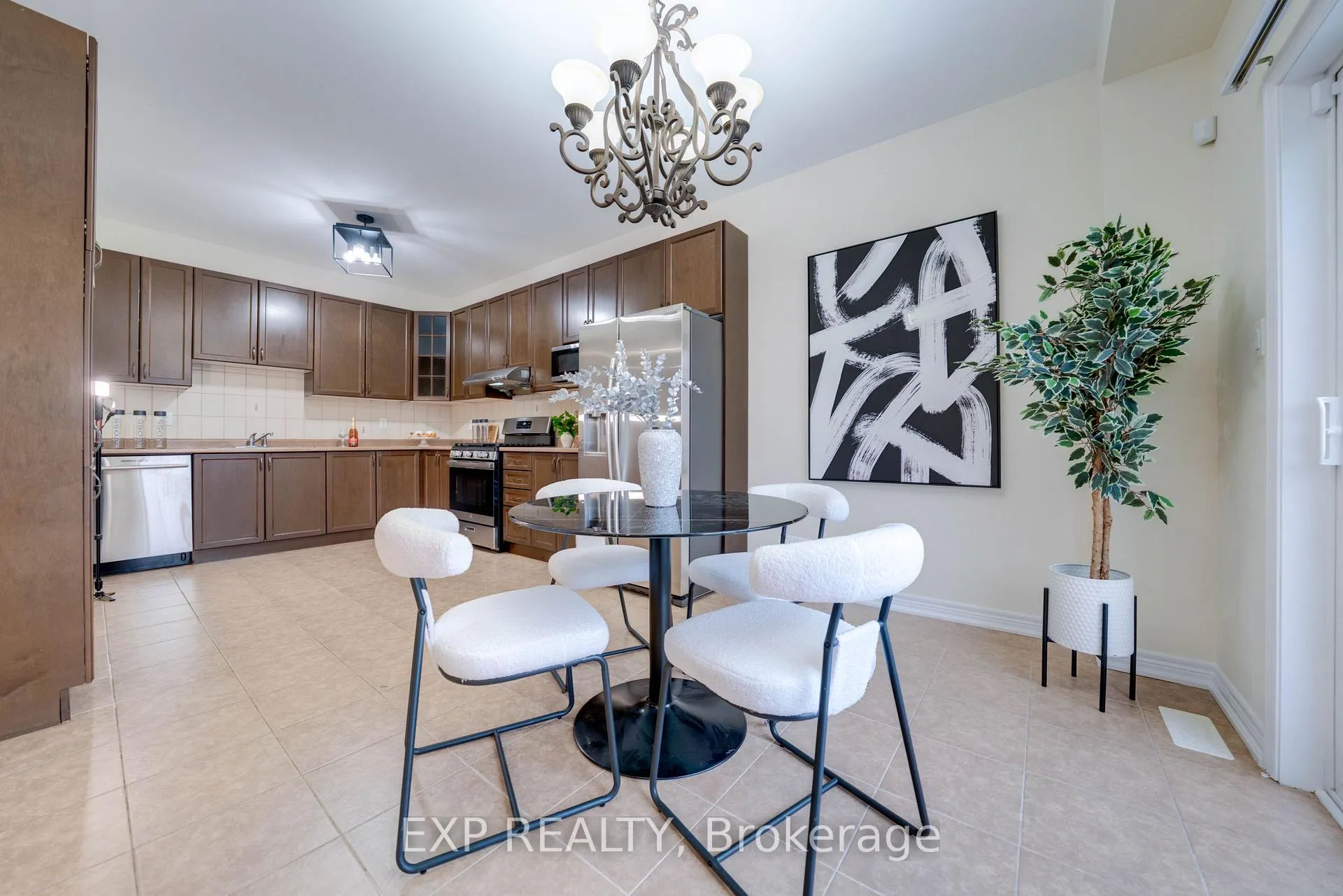 Photo 22 of 42 Arrowpoint Drive, Brampton, Credit Valley — HOMEH