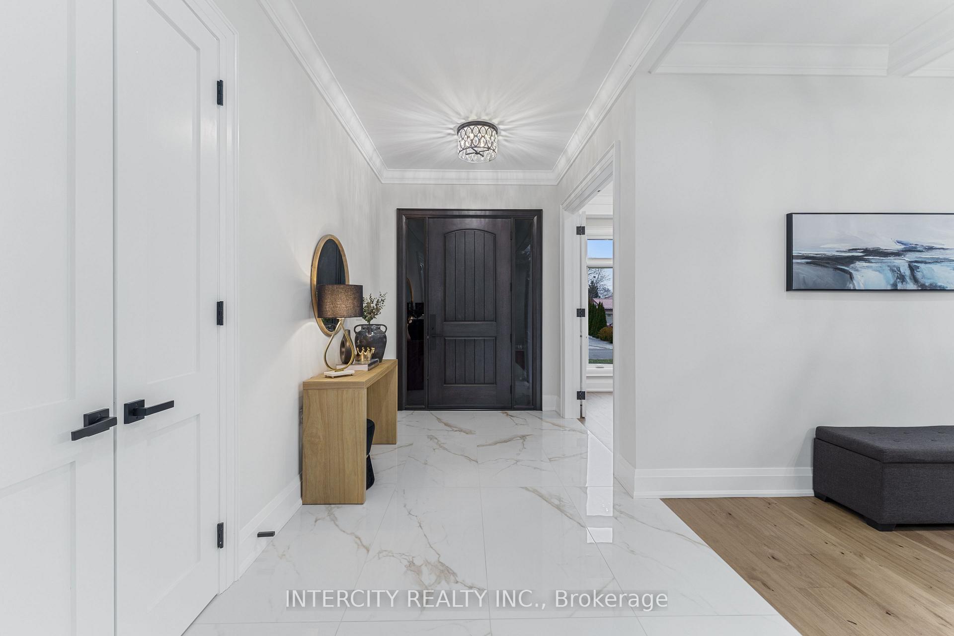 Photo 3 of 354 Newlove Drive, Caledon, Bolton East — HOMEH
