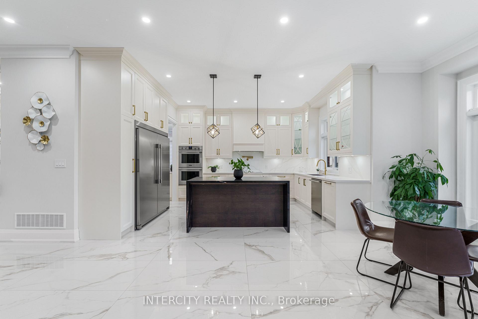 Photo 10 of 354 Newlove Drive, Caledon, Bolton East — HOMEH