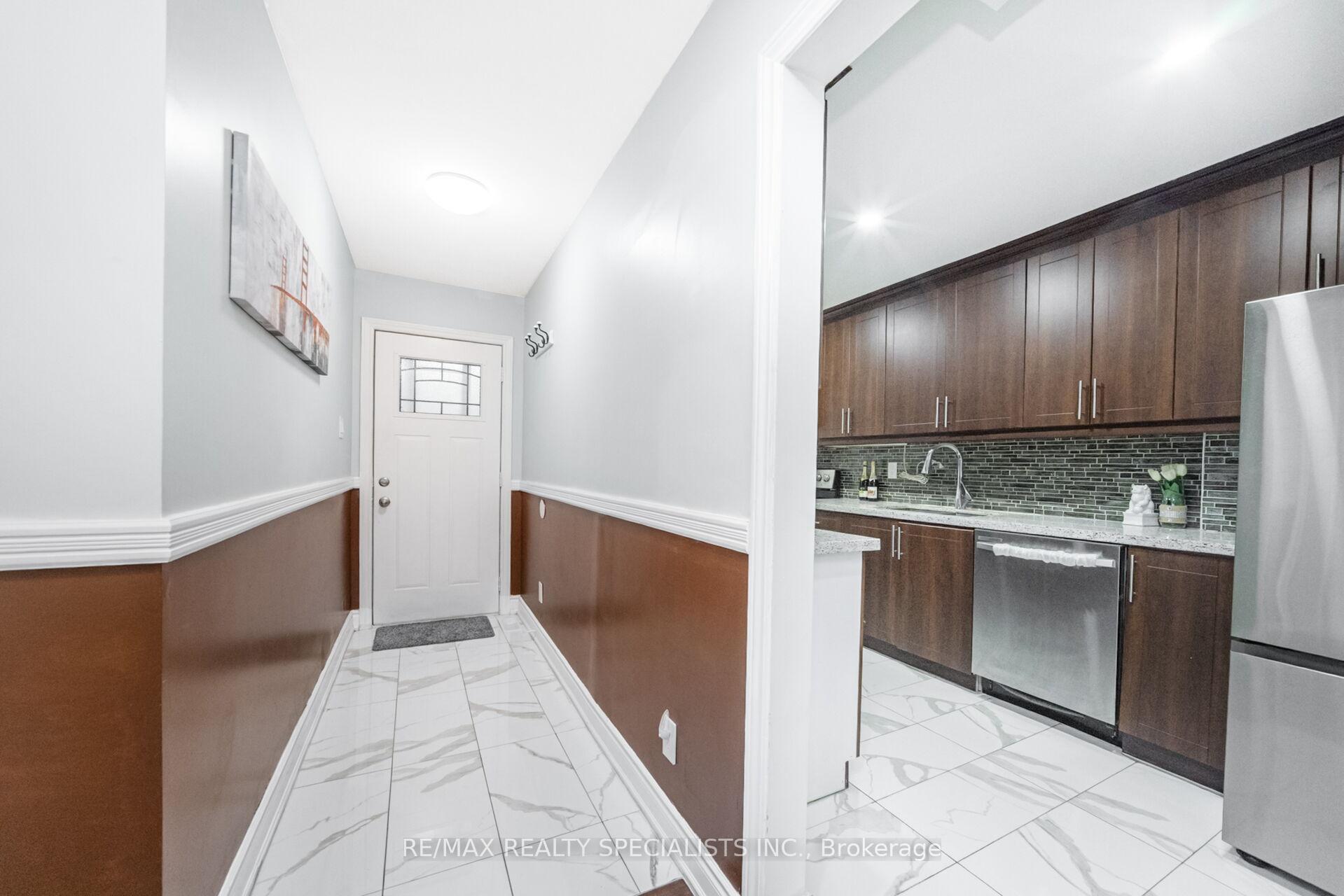 Photo 5 of 46 Hindquarter Court, Brampton, Central Park — HOMEH