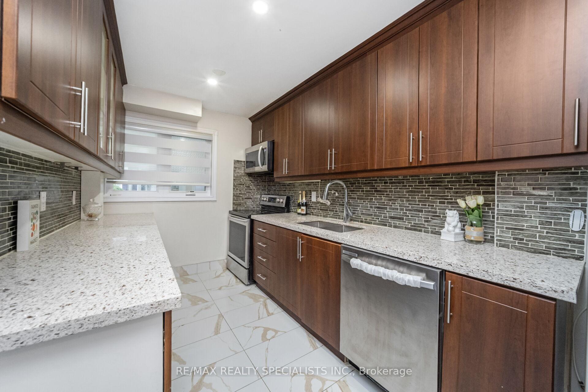 Photo 13 of 46 Hindquarter Court, Brampton, Central Park — HOMEH