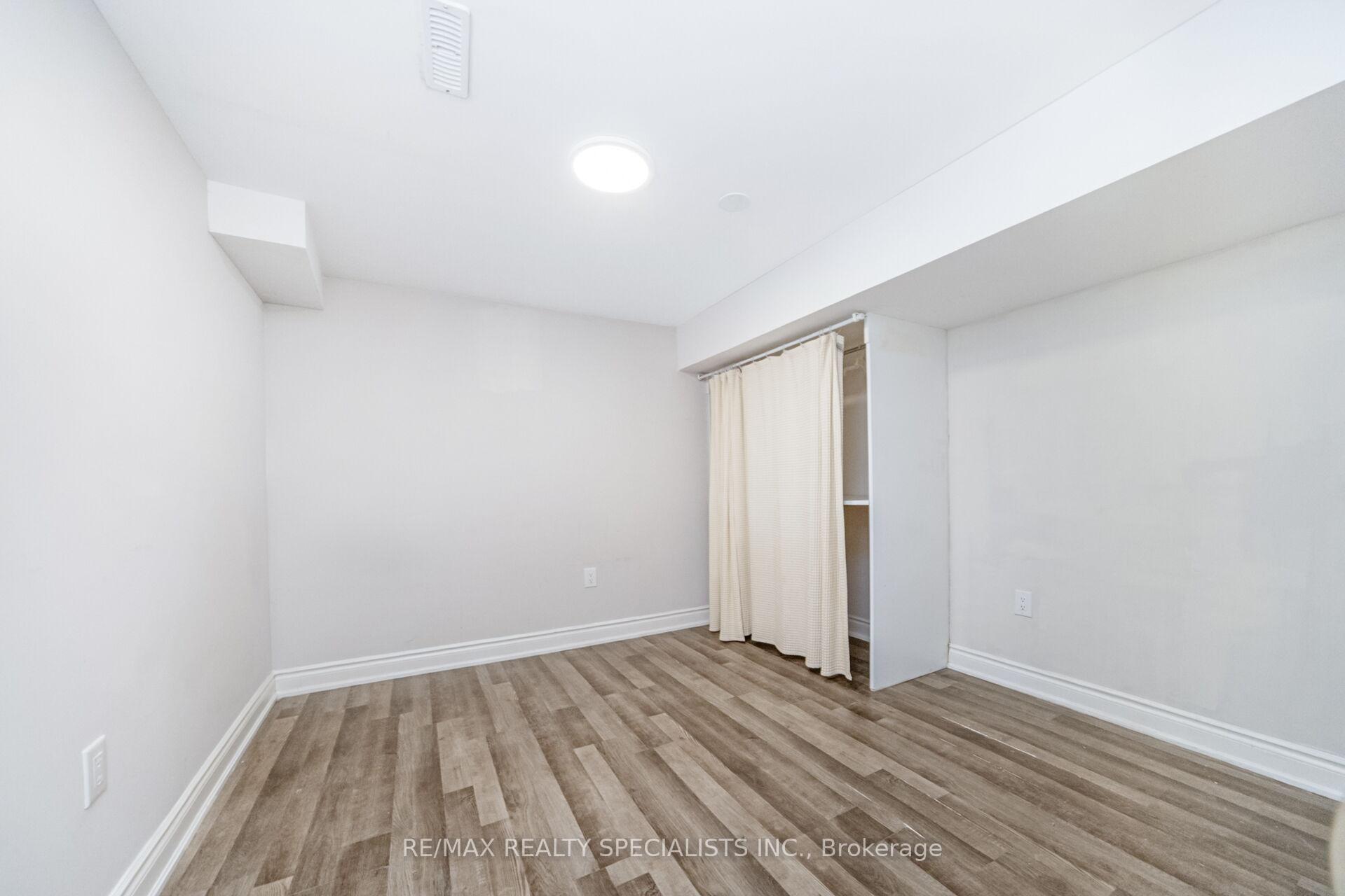 Photo 33 of 46 Hindquarter Court, Brampton, Central Park — HOMEH