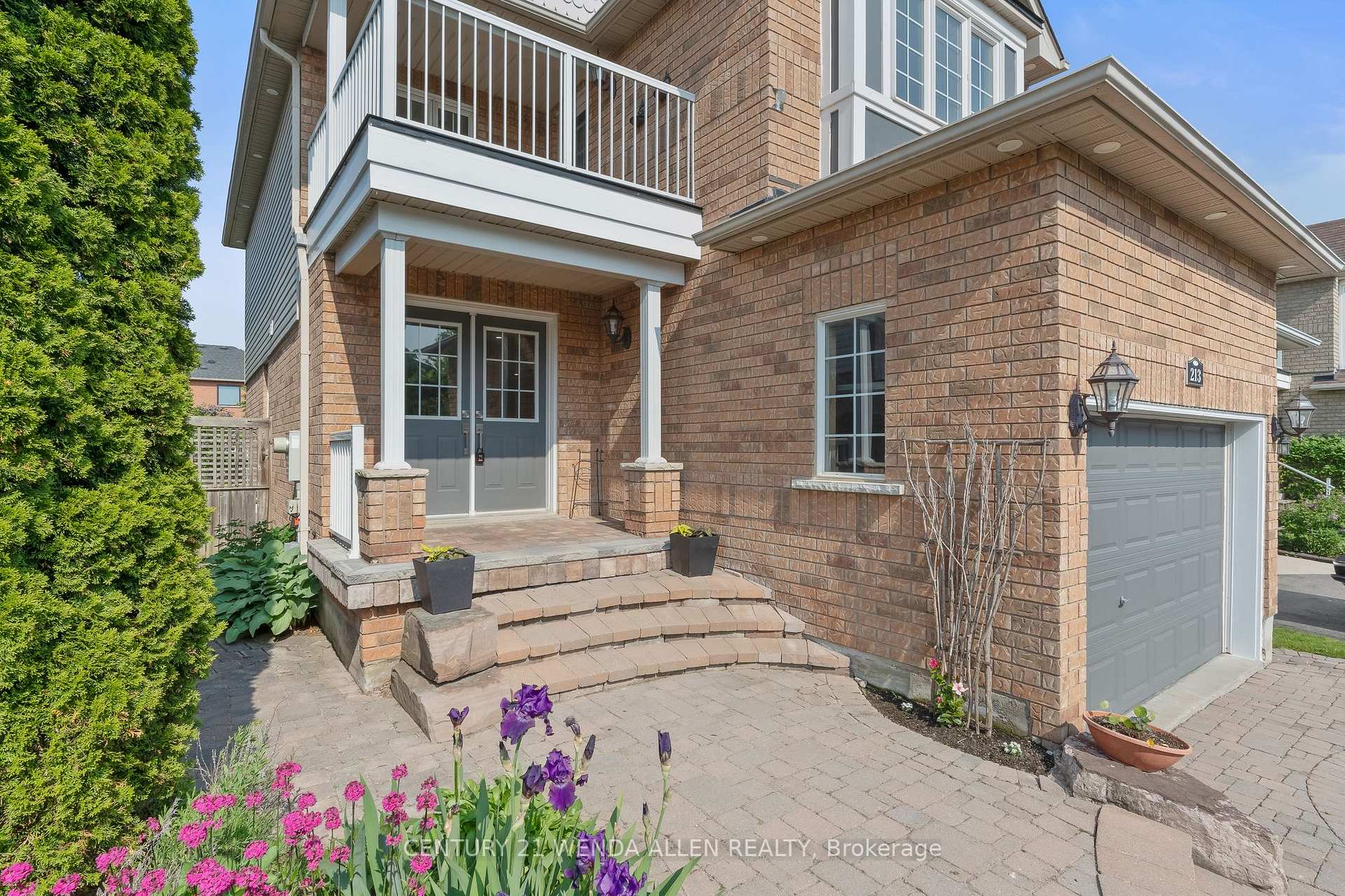 Photo 5 of 213 Madden Place, Clarington, Bowmanville — HOMEH