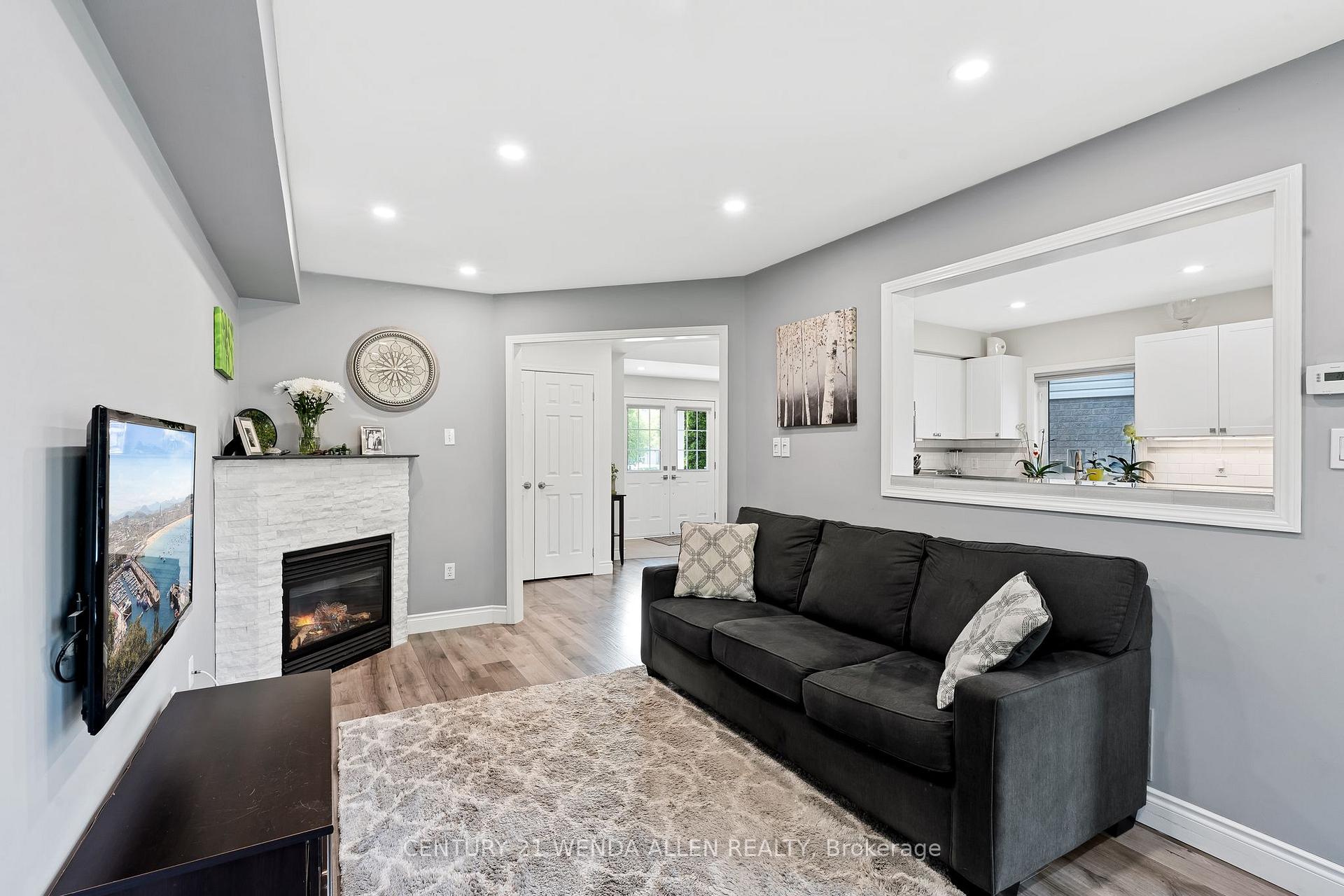 Photo 9 of 213 Madden Place, Clarington, Bowmanville — HOMEH