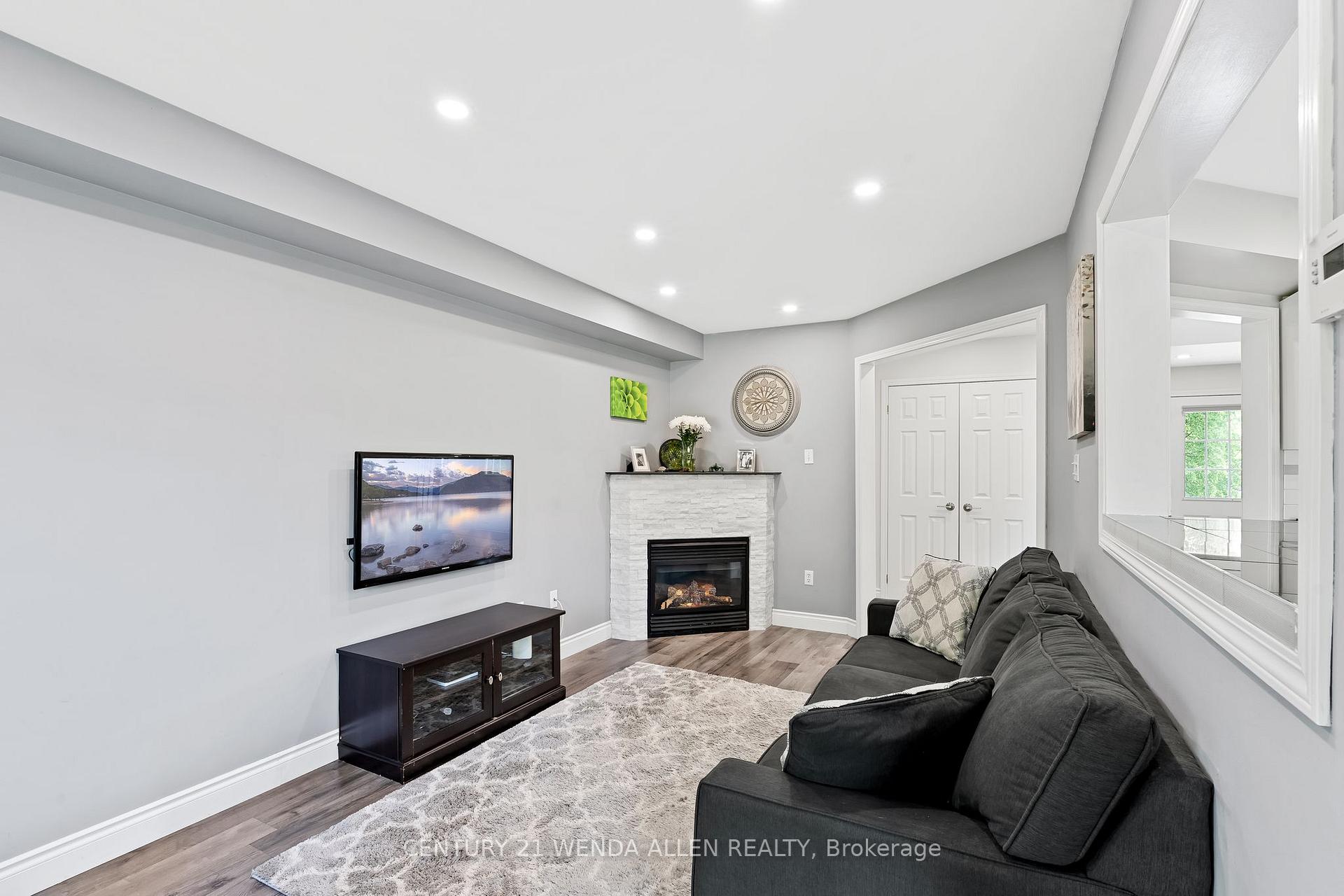 Photo 10 of 213 Madden Place, Clarington, Bowmanville — HOMEH