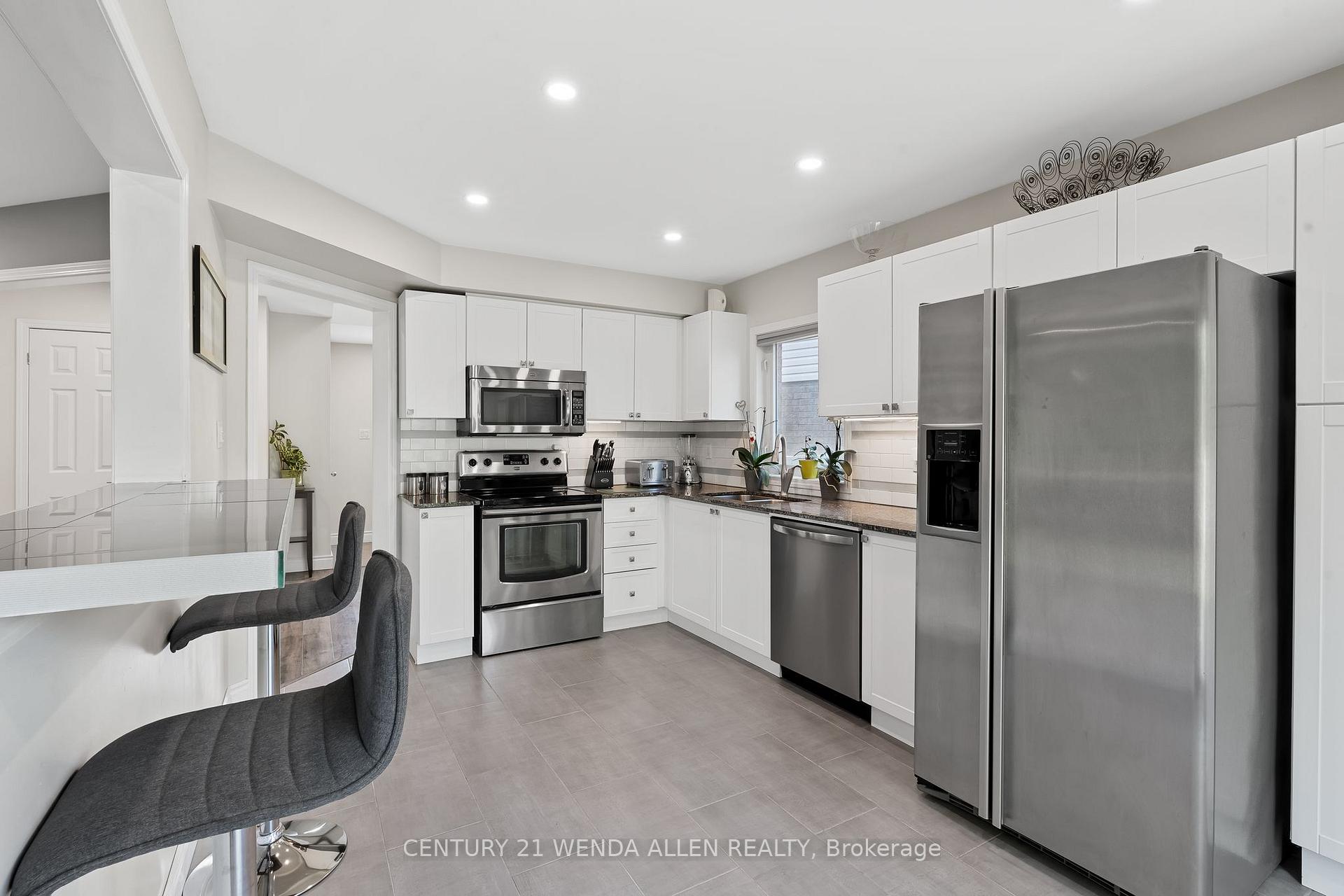 Photo 12 of 213 Madden Place, Clarington, Bowmanville — HOMEH