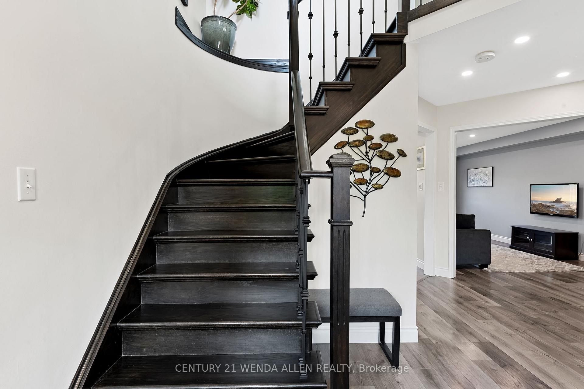 Photo 17 of 213 Madden Place, Clarington, Bowmanville — HOMEH