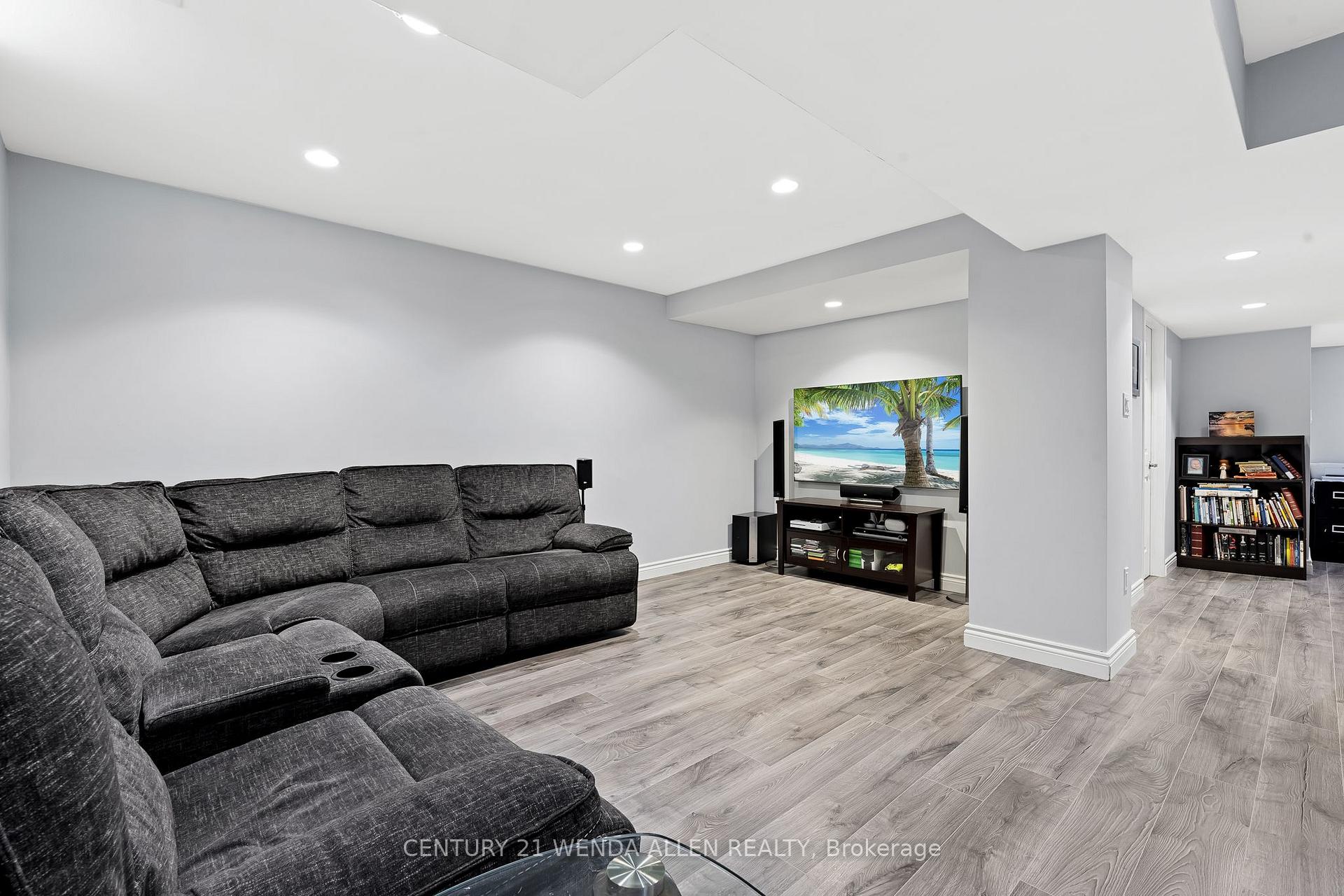 Photo 30 of 213 Madden Place, Clarington, Bowmanville — HOMEH