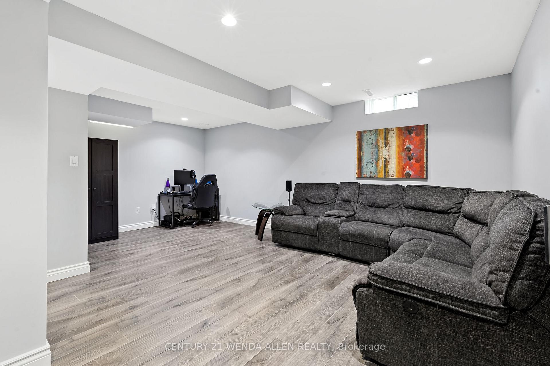 Photo 31 of 213 Madden Place, Clarington, Bowmanville — HOMEH