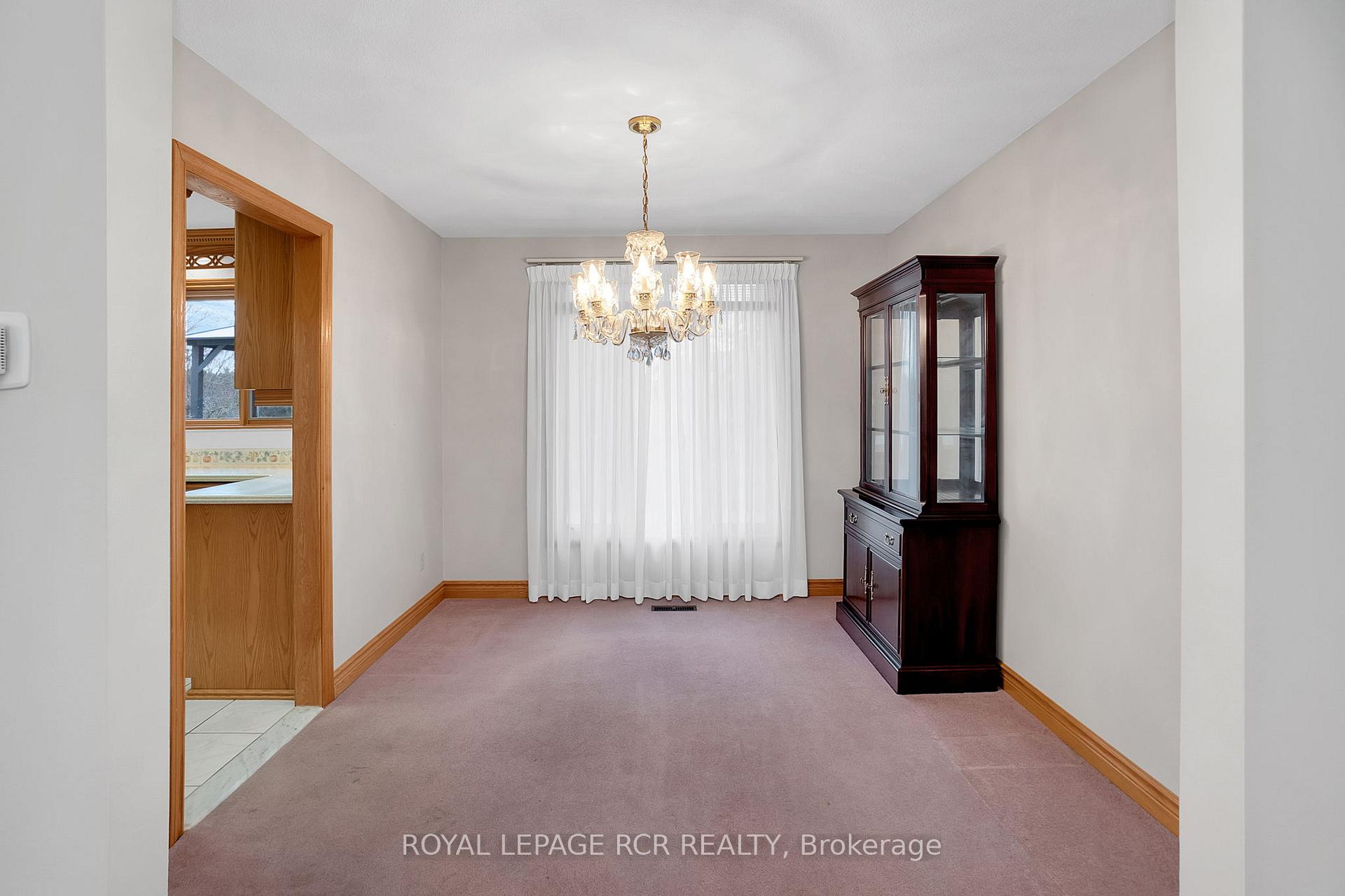 Photo 9 of 8 Westview Crescent, Caledon, Palgrave — HOMEH