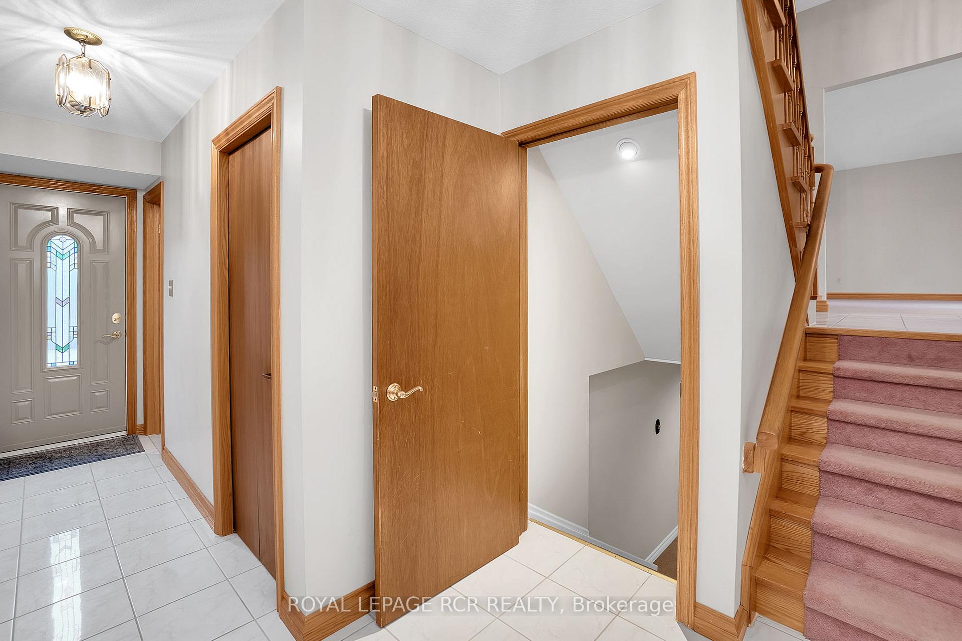 Photo 14 of 8 Westview Crescent, Caledon, Palgrave — HOMEH