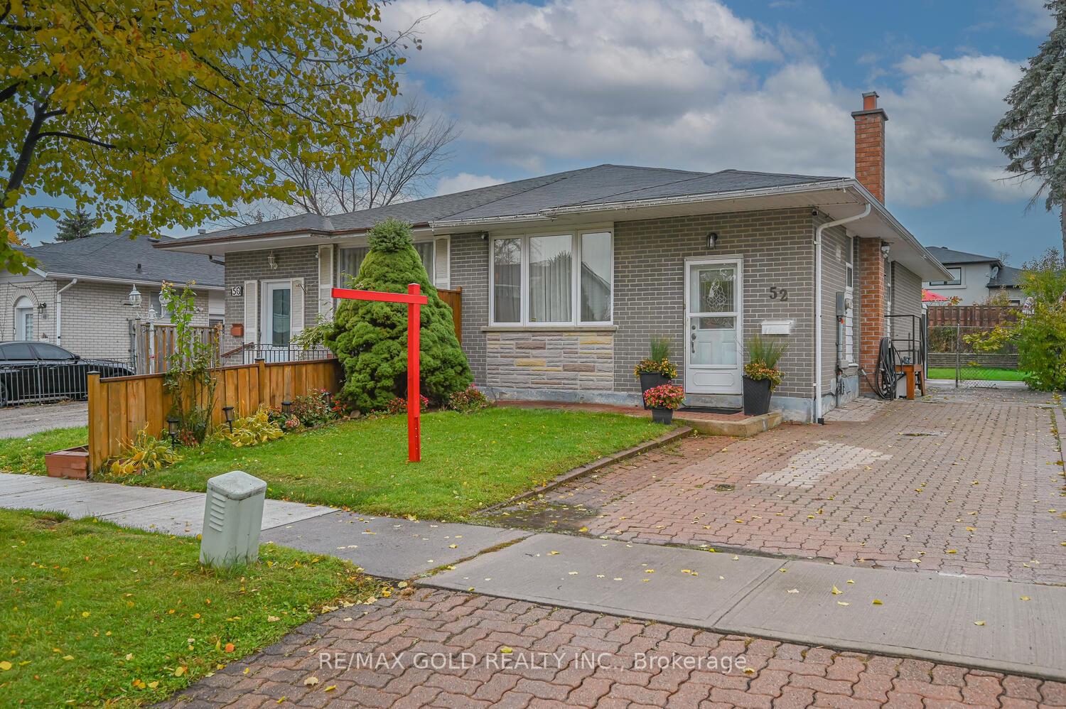 Photo 2 of 52 Crawford Drive, Brampton, Madoc — HOMEH