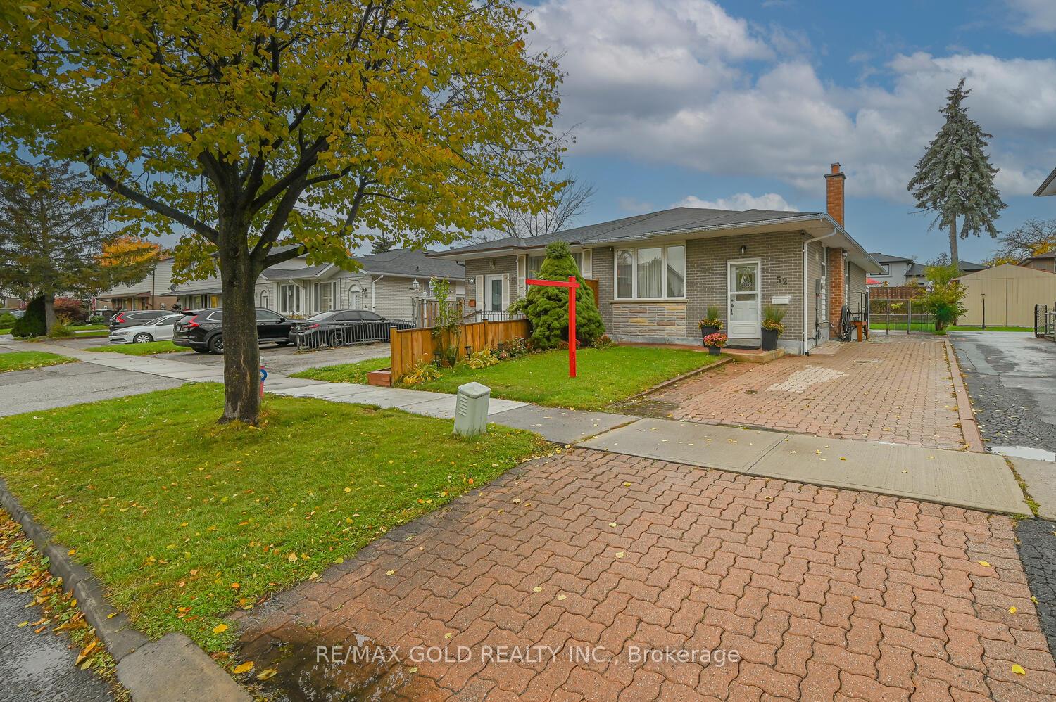 Photo 3 of 52 Crawford Drive, Brampton, Madoc — HOMEH