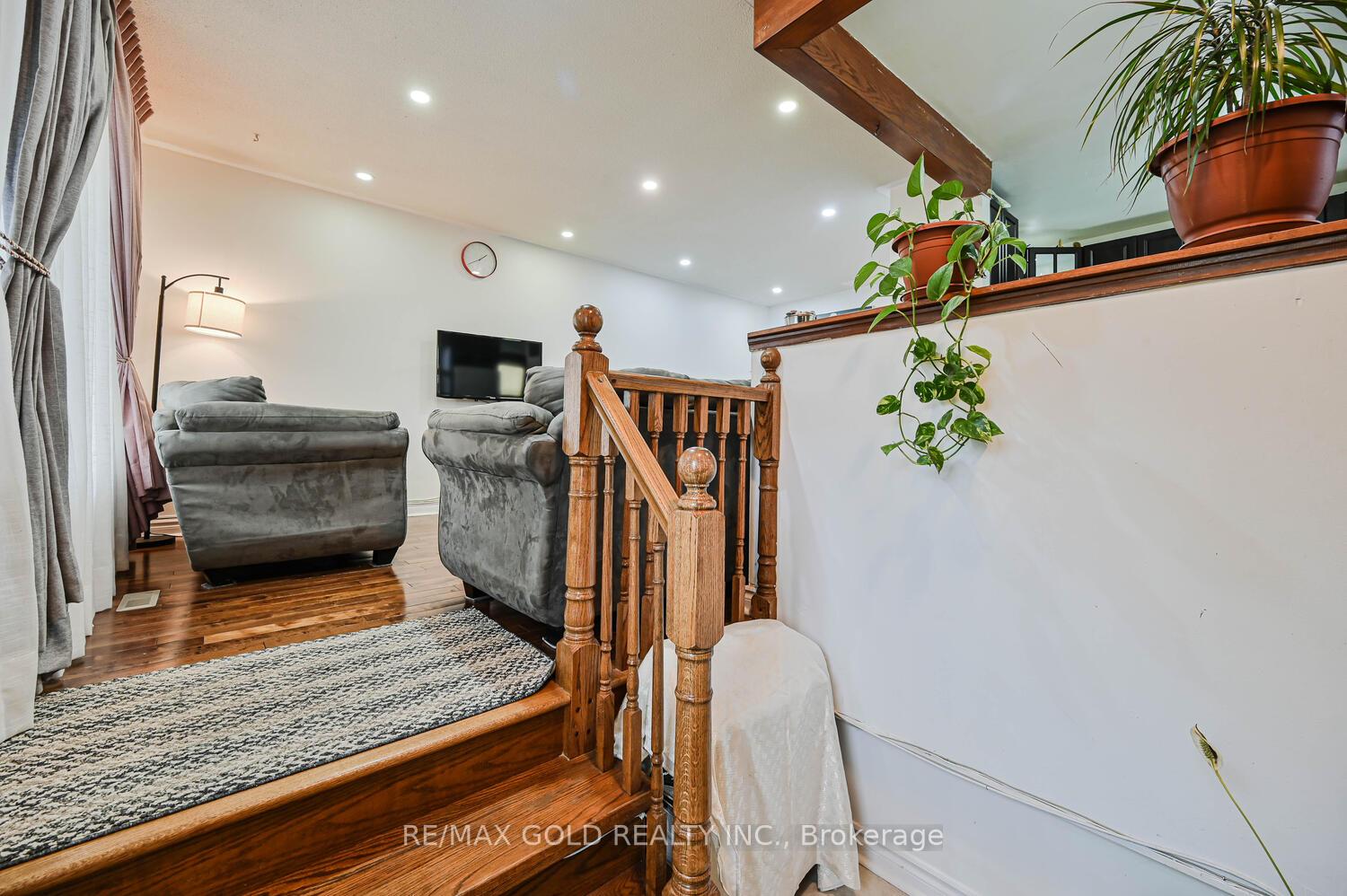 Photo 6 of 52 Crawford Drive, Brampton, Madoc — HOMEH